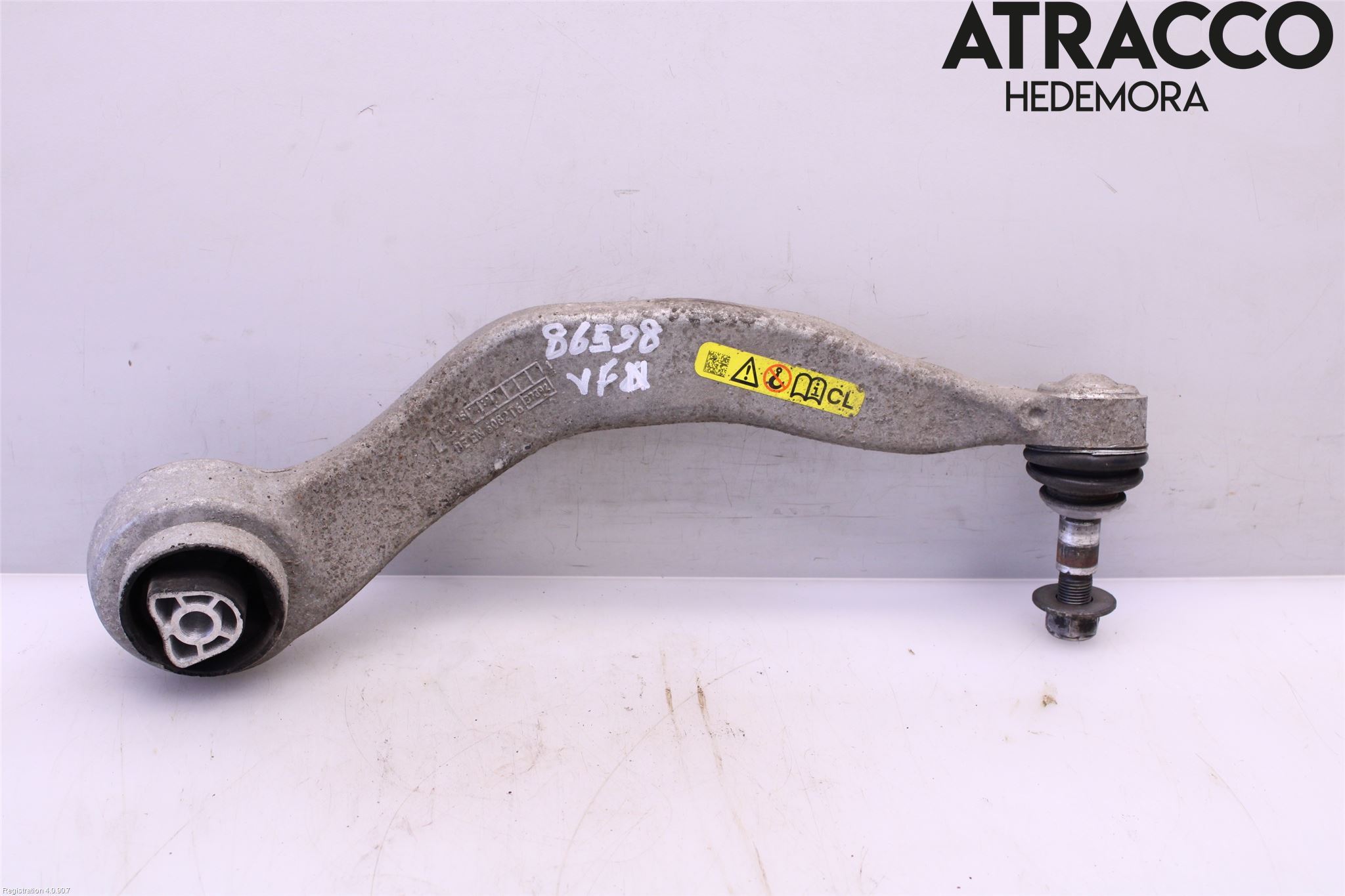 BMW 5 G30/G31/F90 17-23 Bärarm Fram Undre Vä
