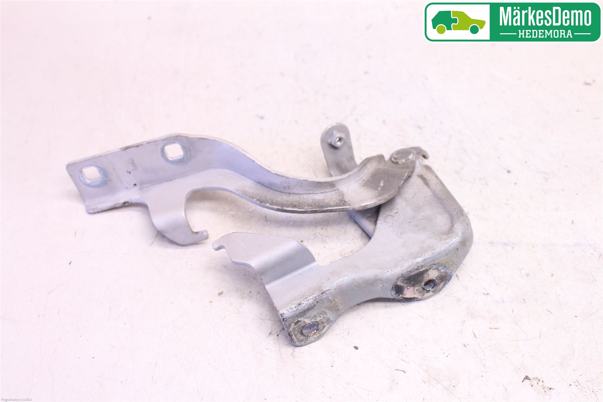 Chevrolet CAPTIVA Huvgångjärn