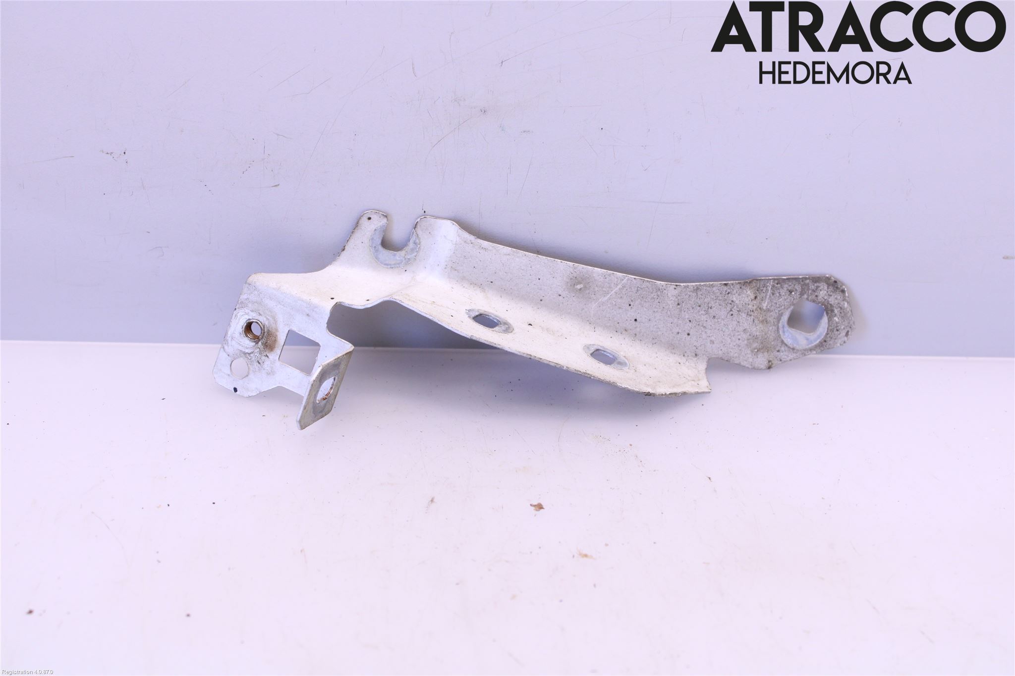 Husbil, husvagn HUSBIL ADRIA Skärmfäste Fram Vä