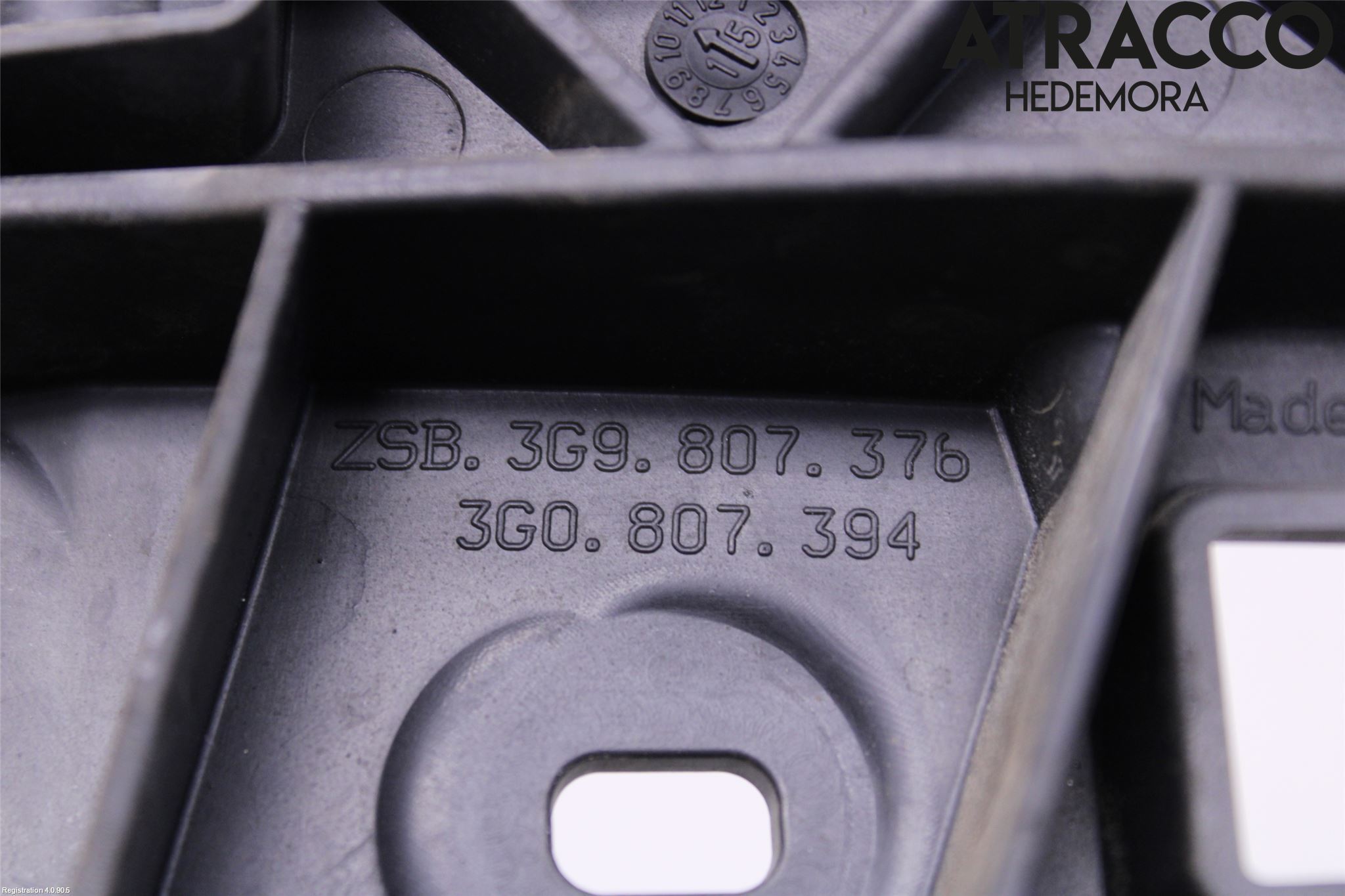 Volkswagen VW PASSAT 15-19 Stötfångarfäste Bak Hö