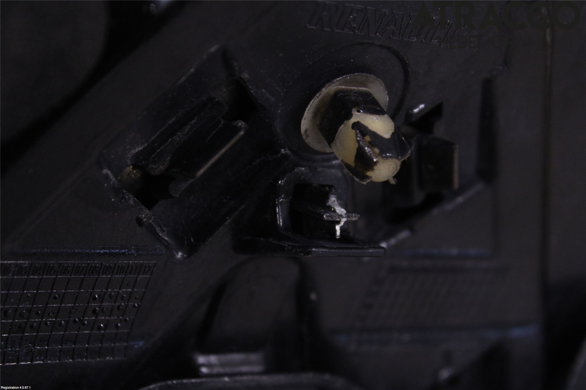 Renault TRAFIC/E-TECH 15- List Fram-Huv-Front