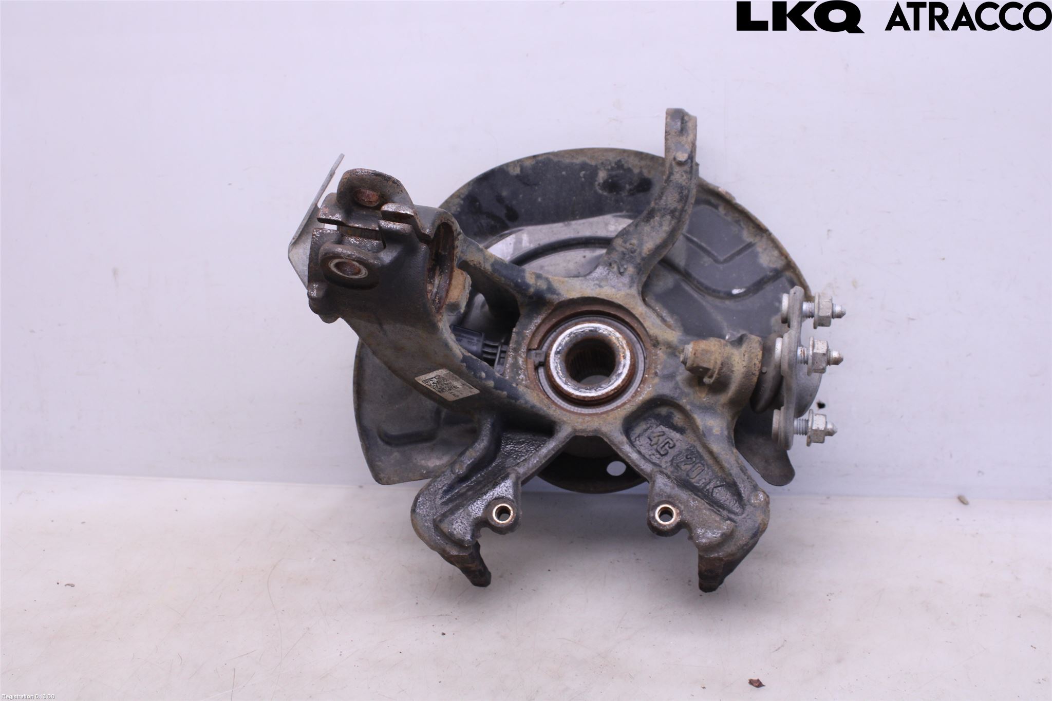 Volkswagen VW POLO VI 18->> Styrspindel Lagerhus Hö