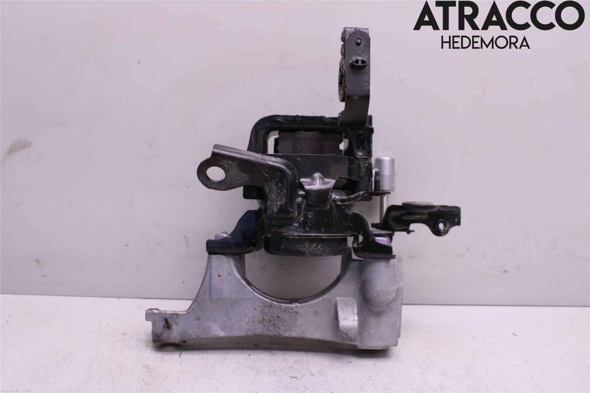 Toyota RAV4 19- Motorfäste