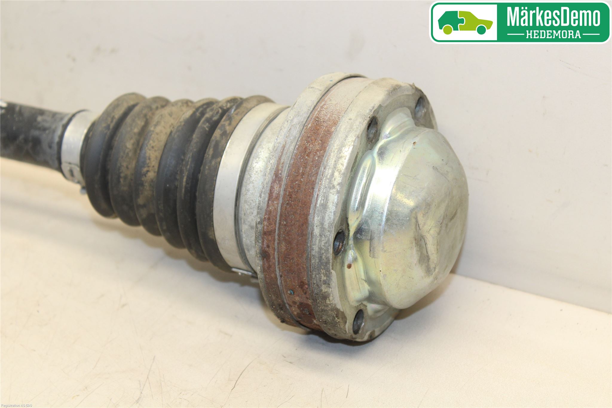 Volkswagen VW CADDY 11-15 Drivaxel Fram Vänster