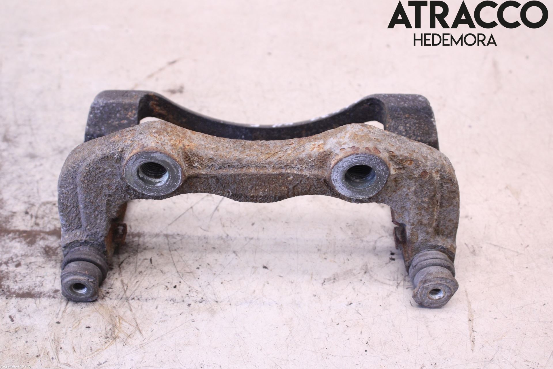 Nissan X-TRAIL     01-07 Bromsokshållare