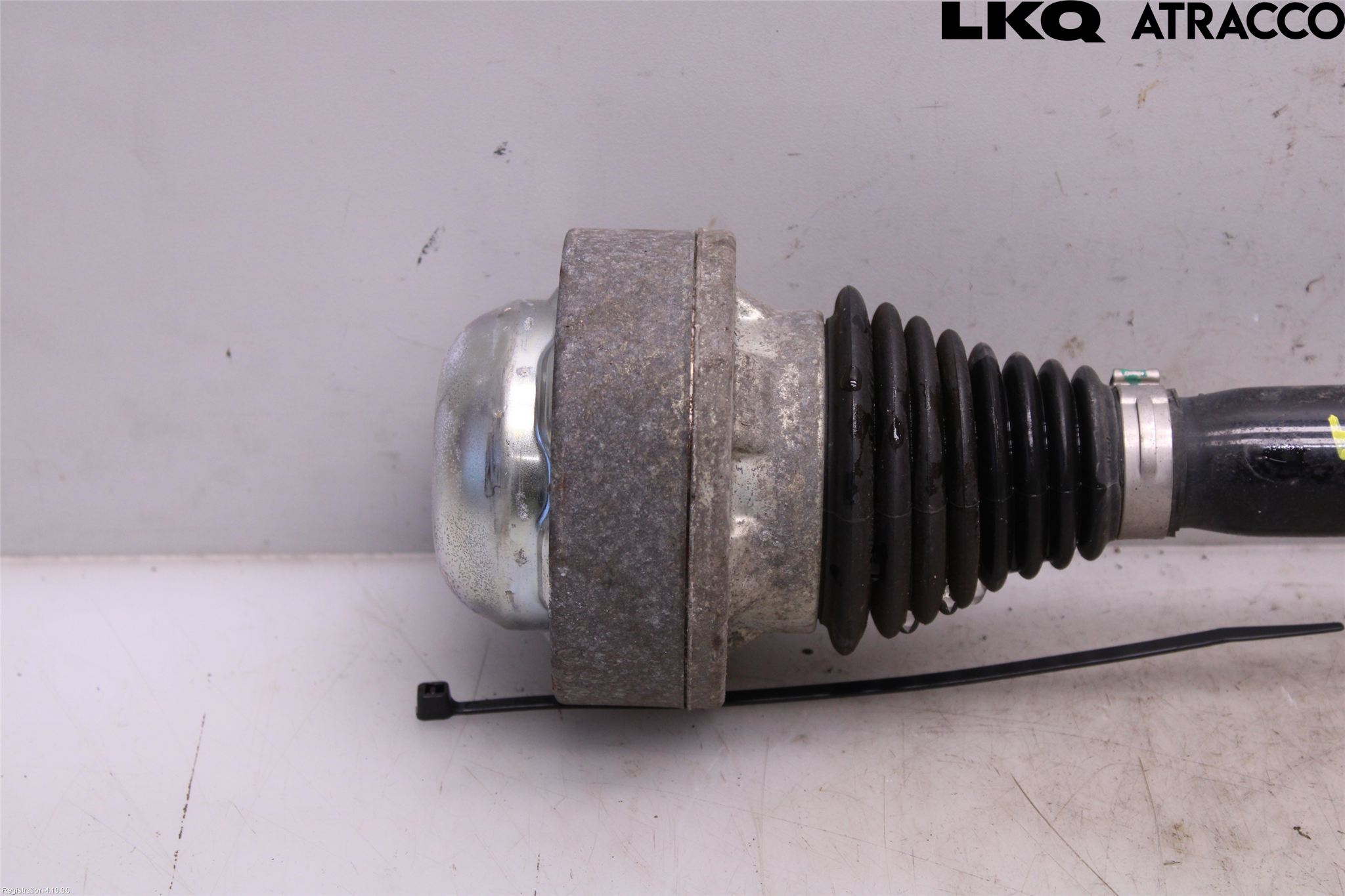 Audi A4/S4 B9 20- Drivaxel Bak Höger