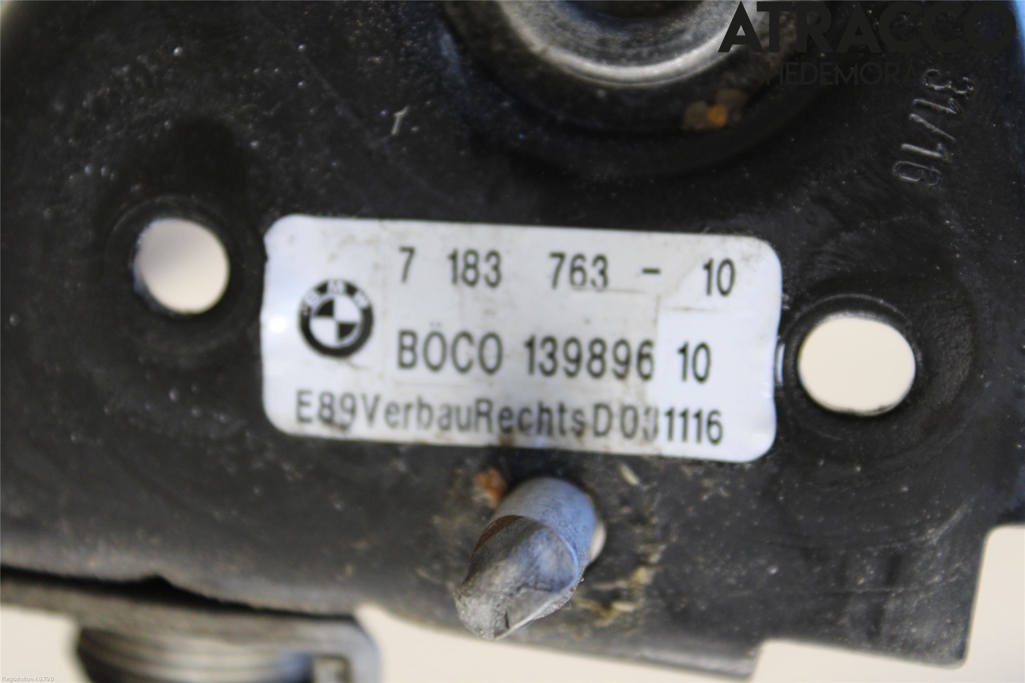 BMW 5 F10/F11/F18 09-17 Huv Spärr