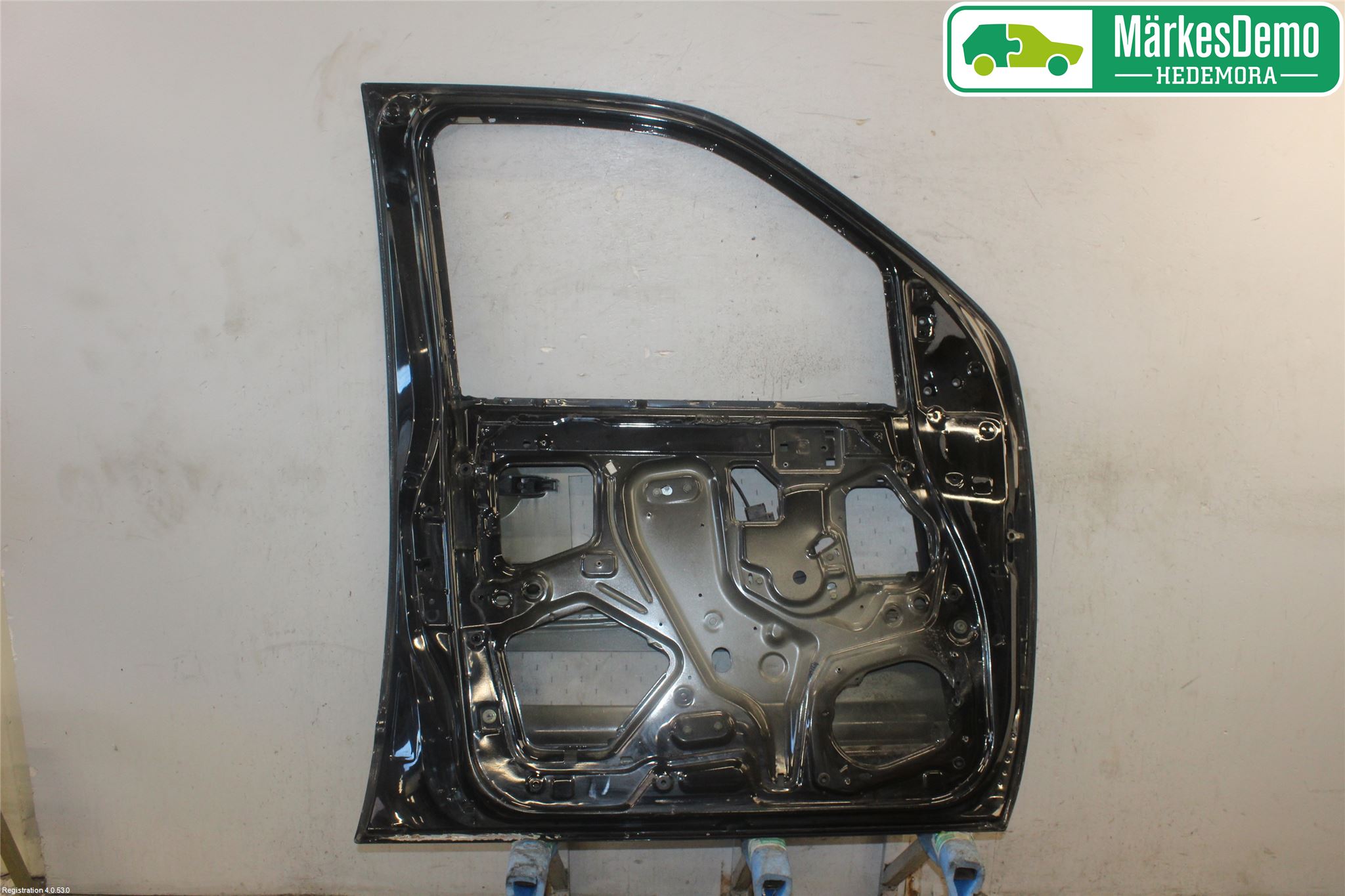 Nissan NAVARA 05-16 Dörr Fram Vänster