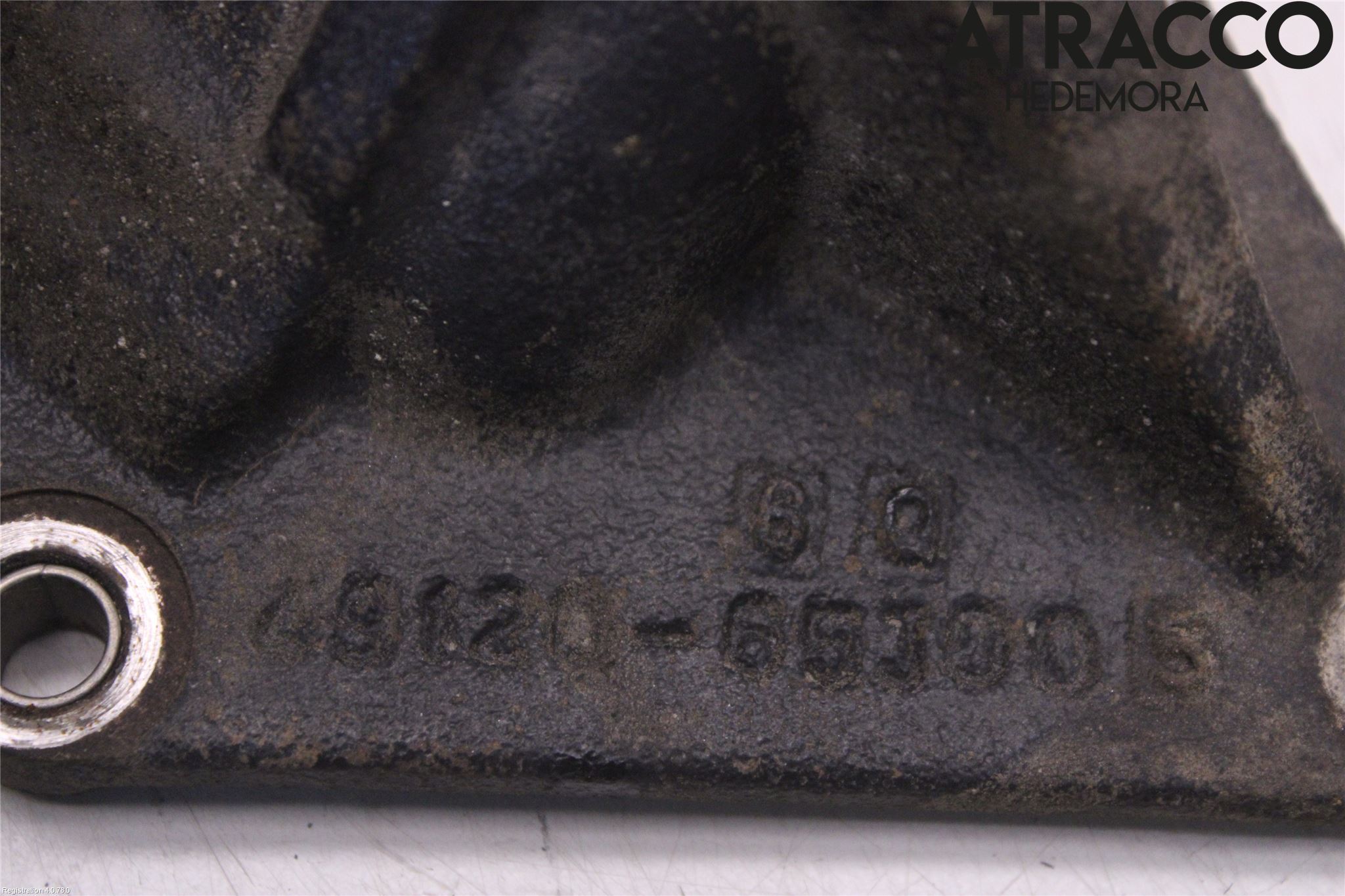 Suzuki GRAND VITARA II 06-14 Styrservopumpsfäste