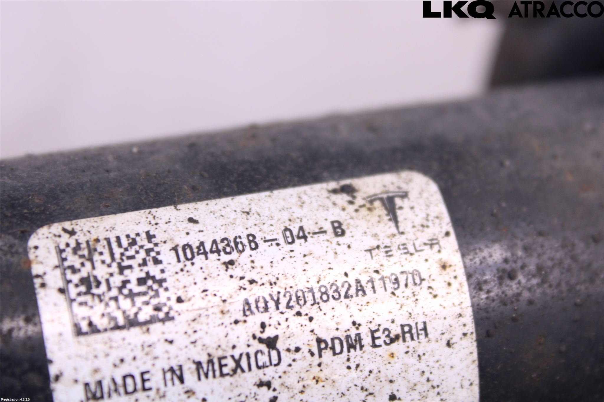 Tesla MODEL 3 17- Fjäderben Fram Höger