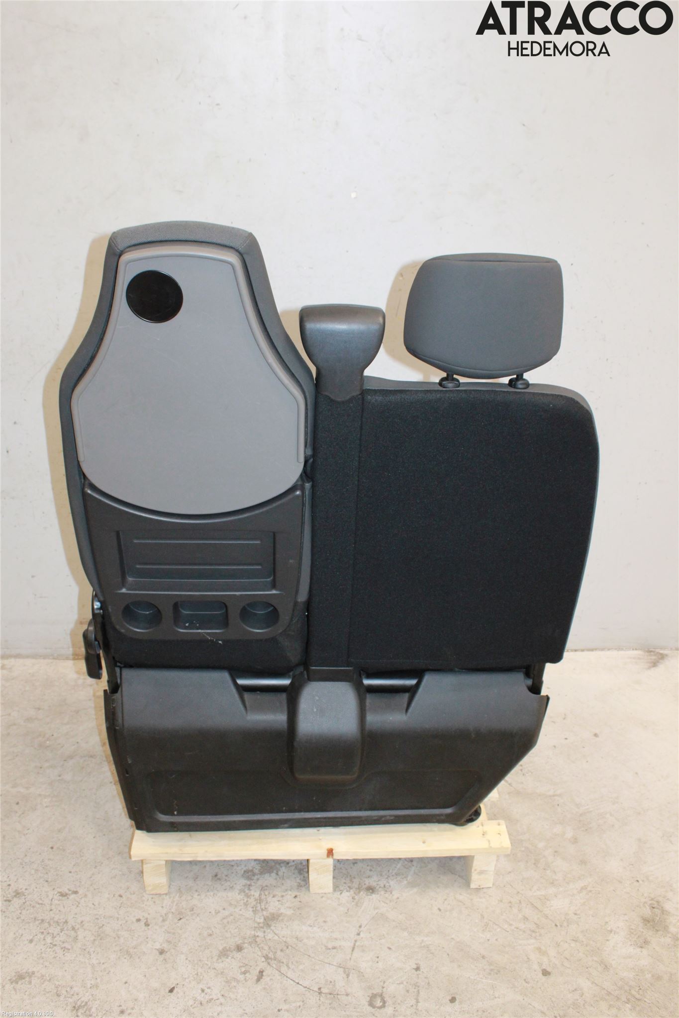 Nissan NV400 12-24 Inredning Soffa Fram Komplett