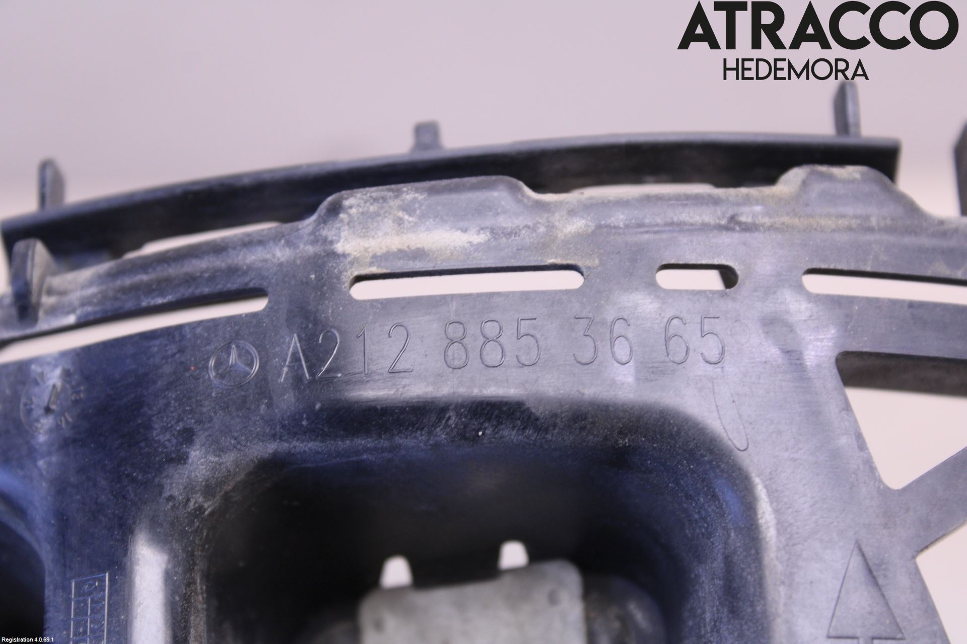 Mercedes-Benz MB E-KLASS (W212) 09-16 Stötfångarfäste Bak Hö