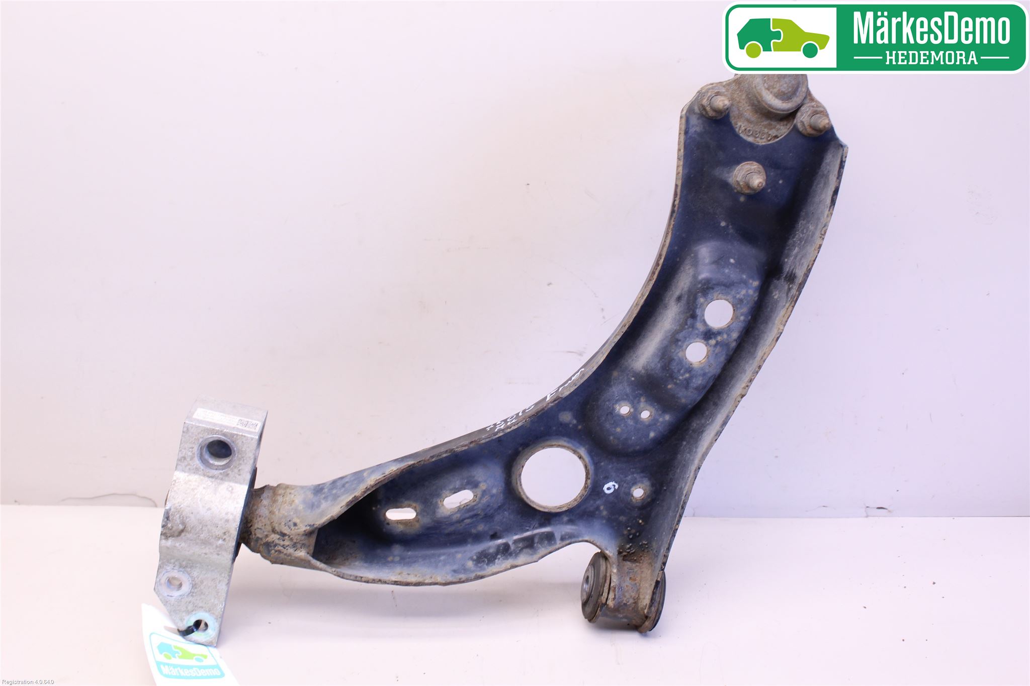 Volkswagen VW GOLF VI 09-13 Bärarm Fram Undre Hö
