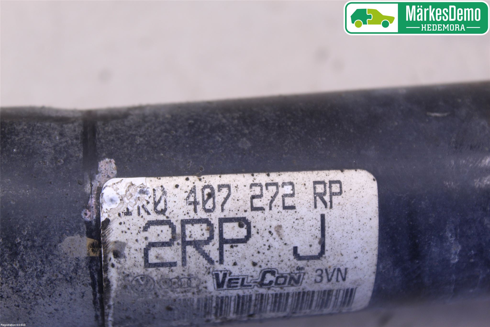 Volkswagen VW JETTA VI 11- Drivaxel Fram Höger