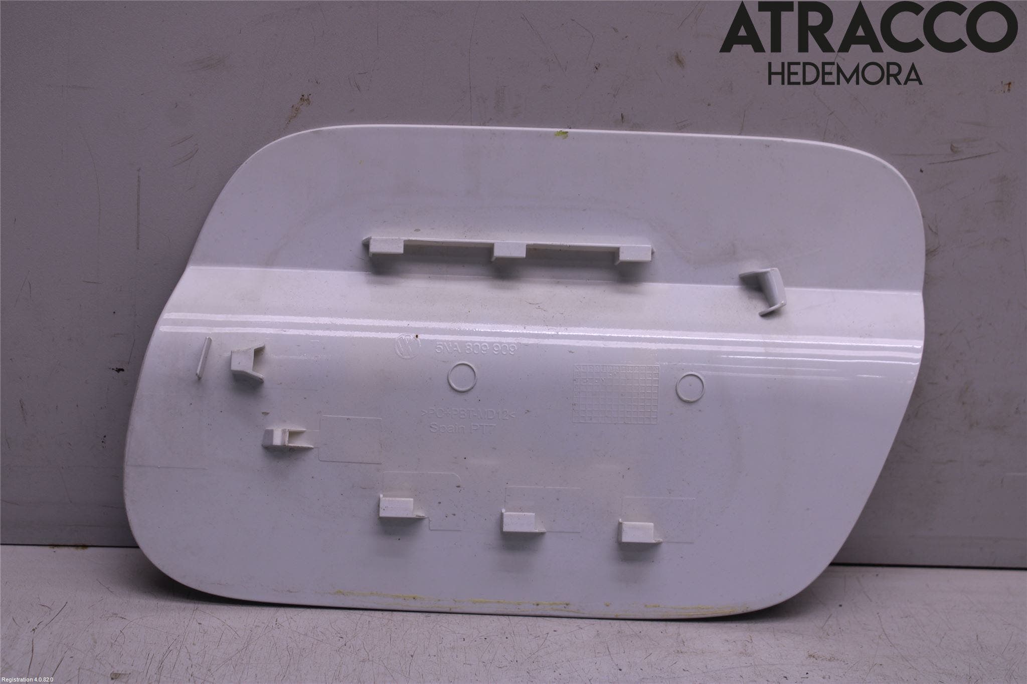 Volkswagen VW TIGUAN 16-24 Tanklucka