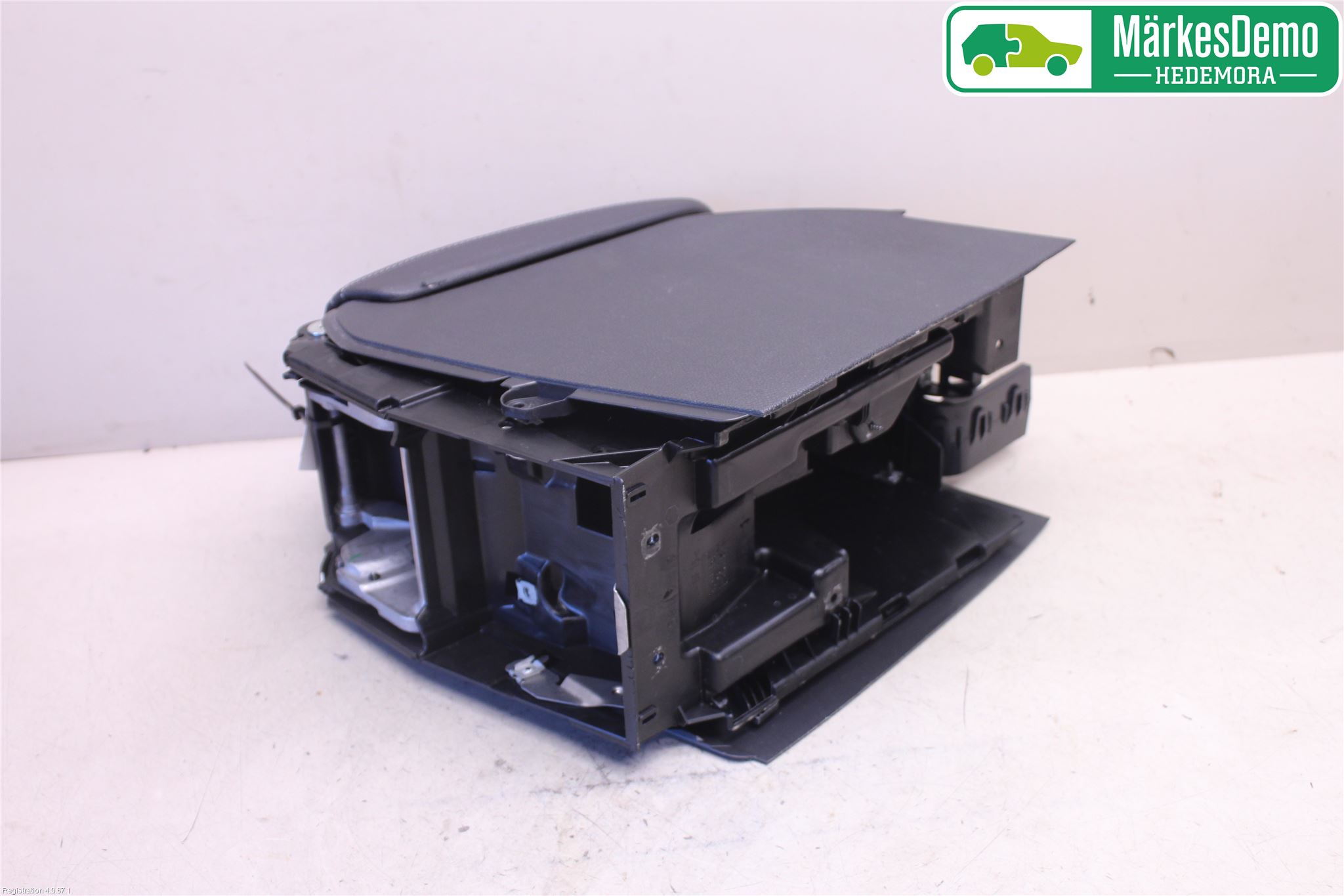 Volkswagen VW SCIROCCO 09-17 Inredning Armstöd