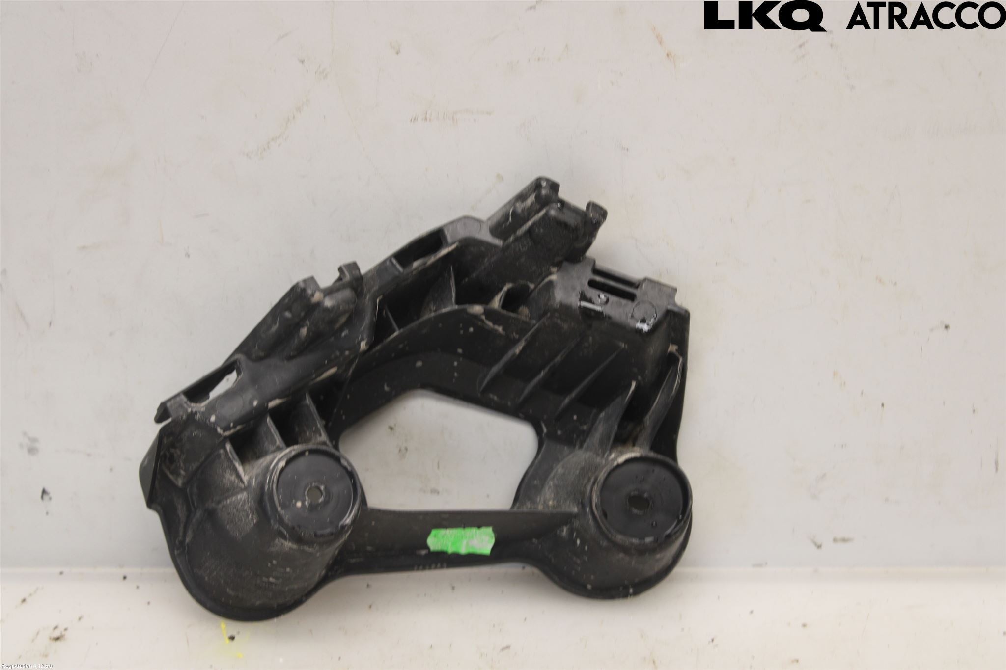 Skoda SCALA 19- Stötfångarfäste Bak Vä