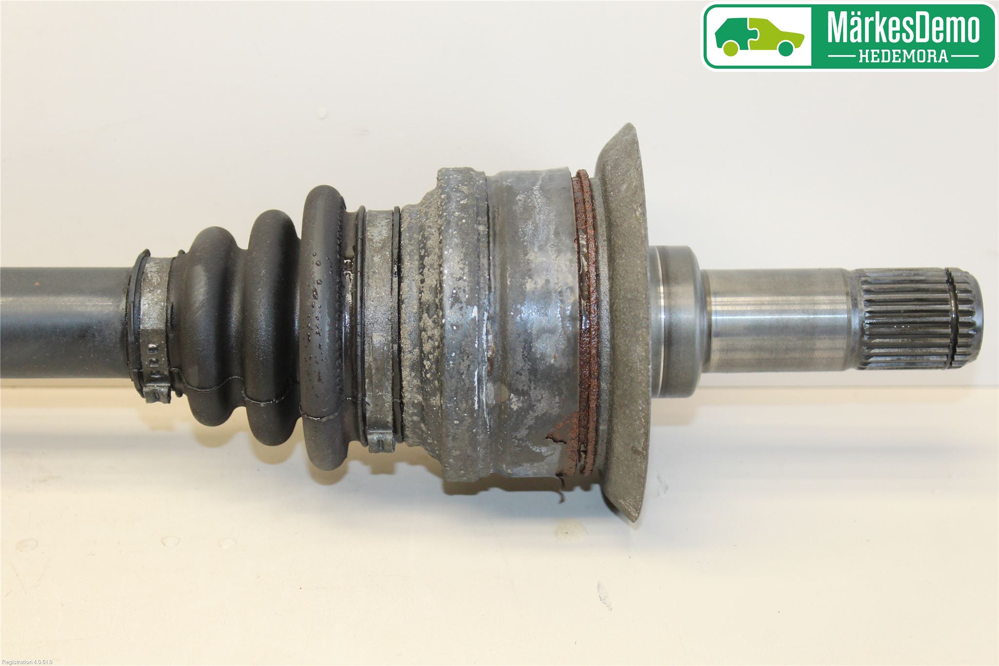 BMW 5 F10/F11/F18 09-17 Drivaxel Bak Höger