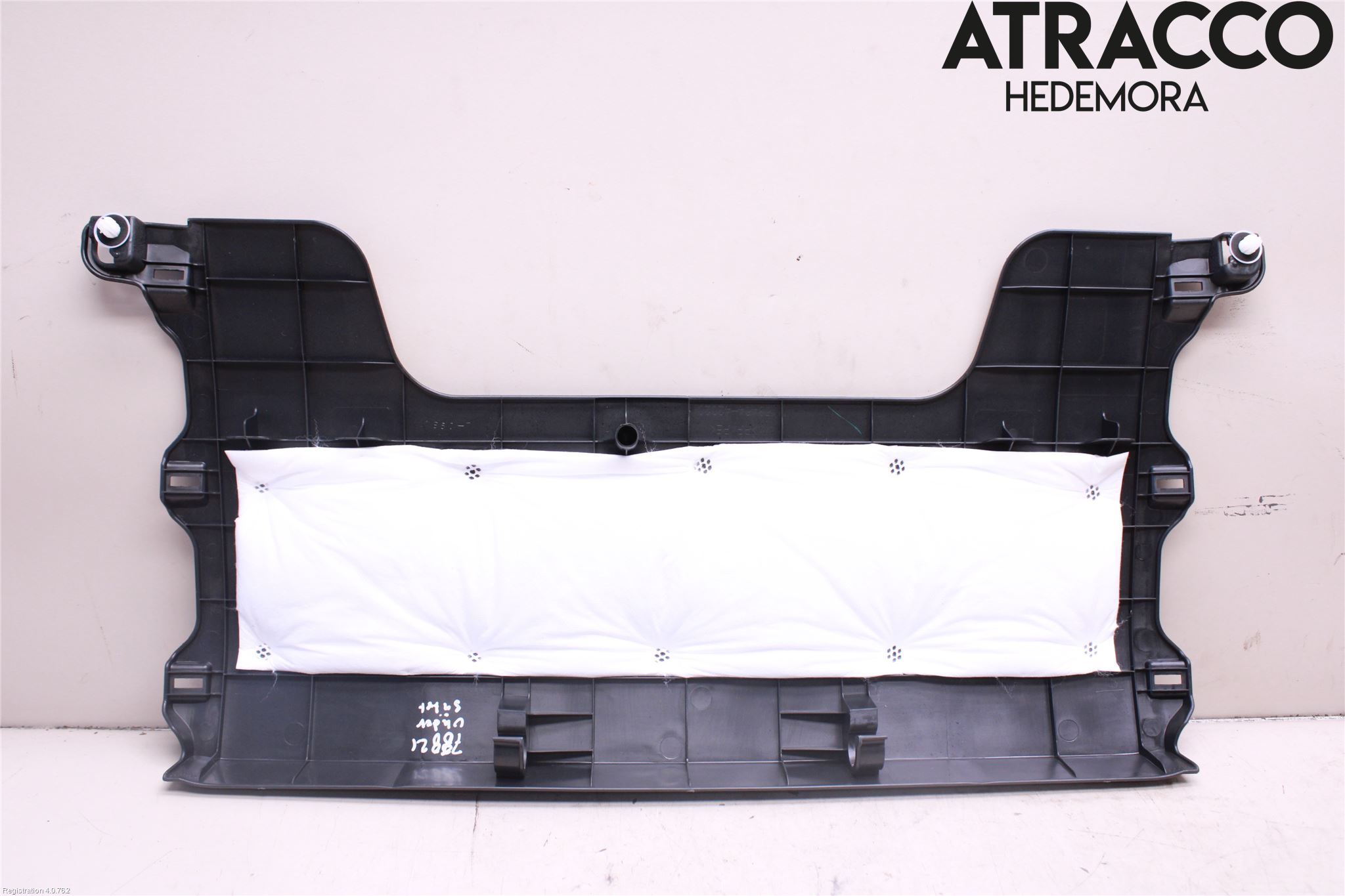 Toyota RAV4 19- Inredning Stolsunderrede