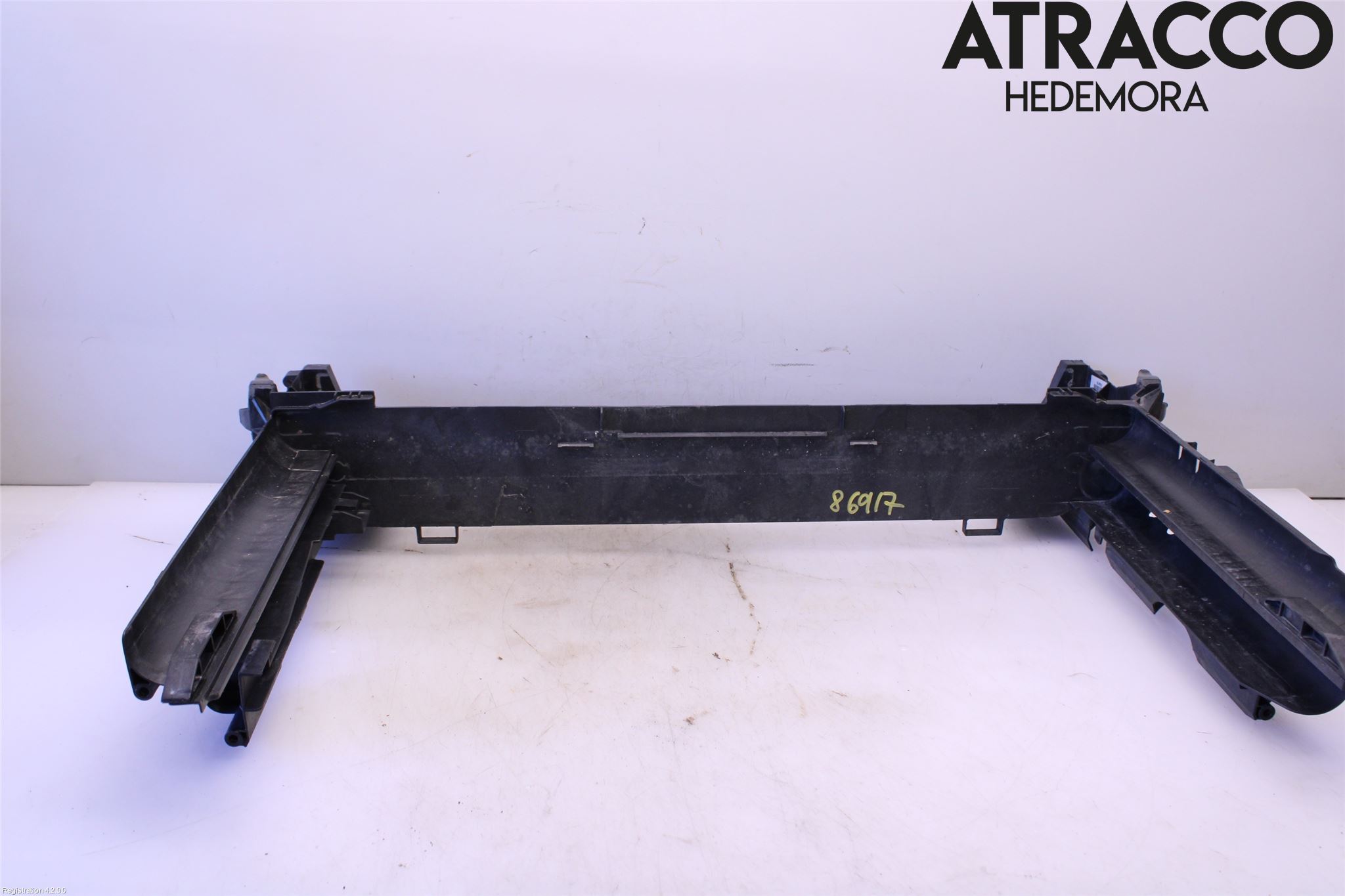 BMW 5 E60/61 Sed/Tou 02-10 Kylarfäste-Ram-Balk