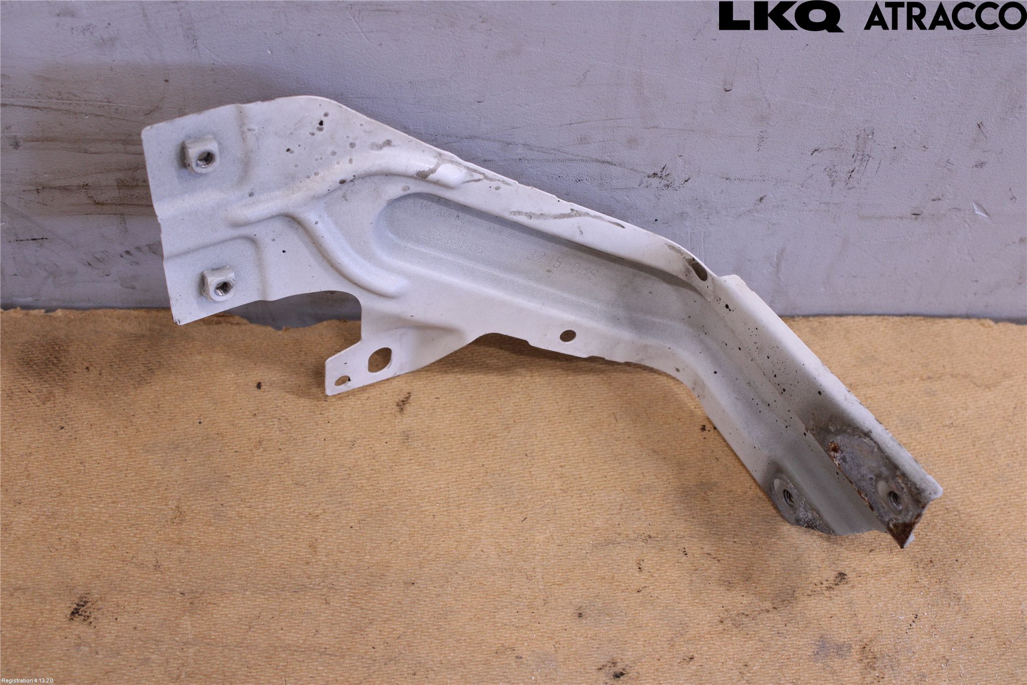 Volkswagen VW CADDY 16-20 Skärmfäste Fram Hö