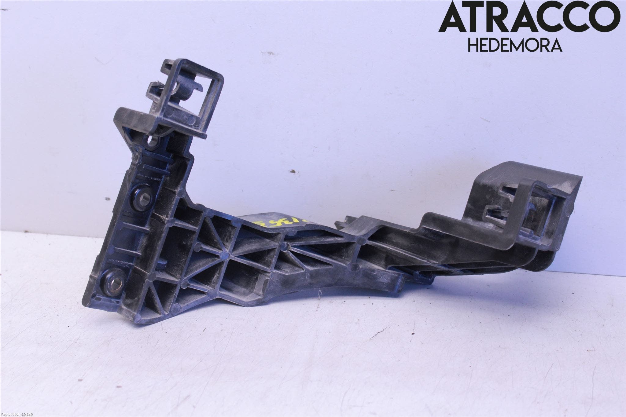 Kia CEED 12-18 Strålkast Fästsarg