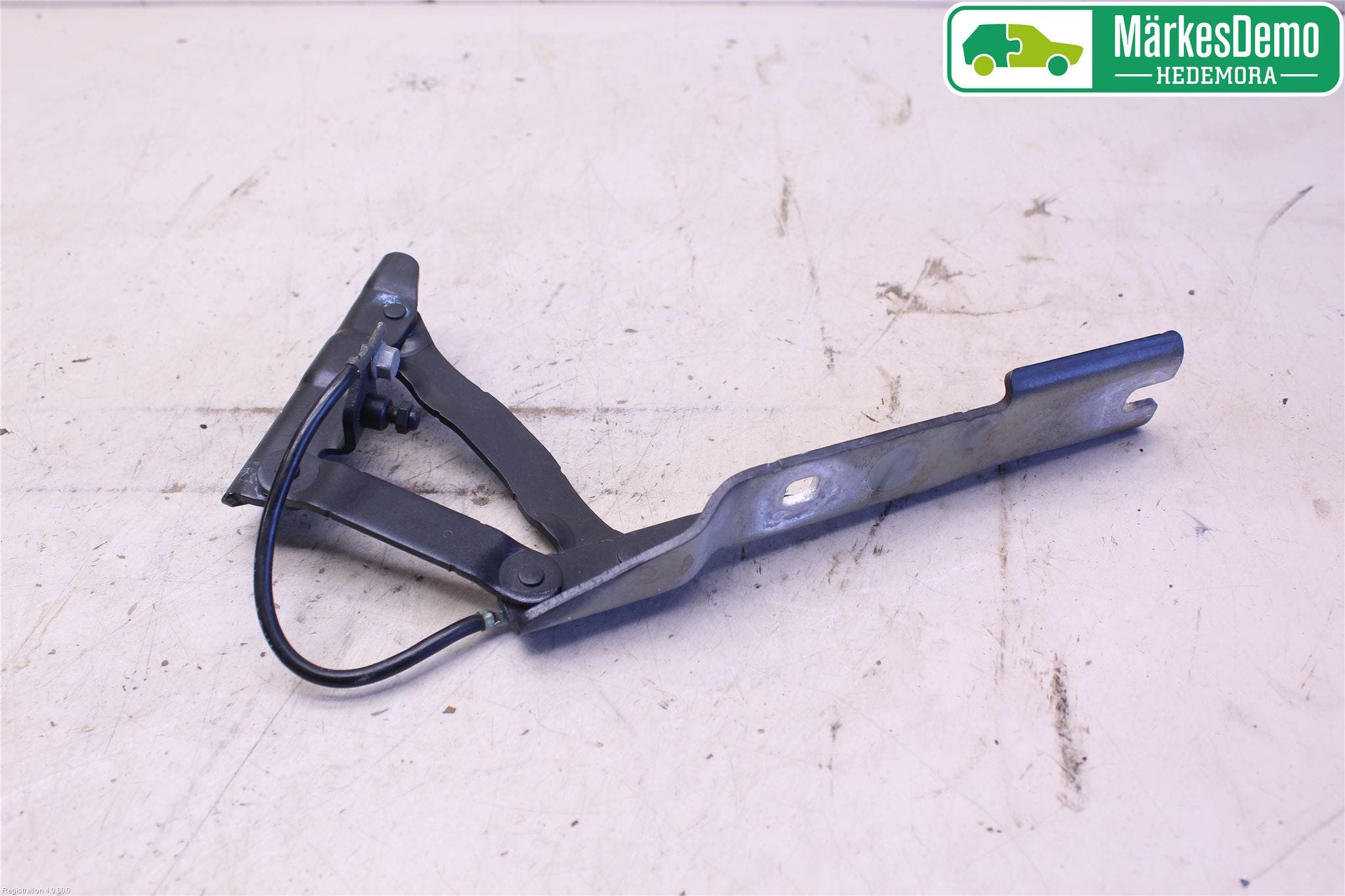 BMW 5 E60/61 Sed/Tou 02-10 Huvgångjärn