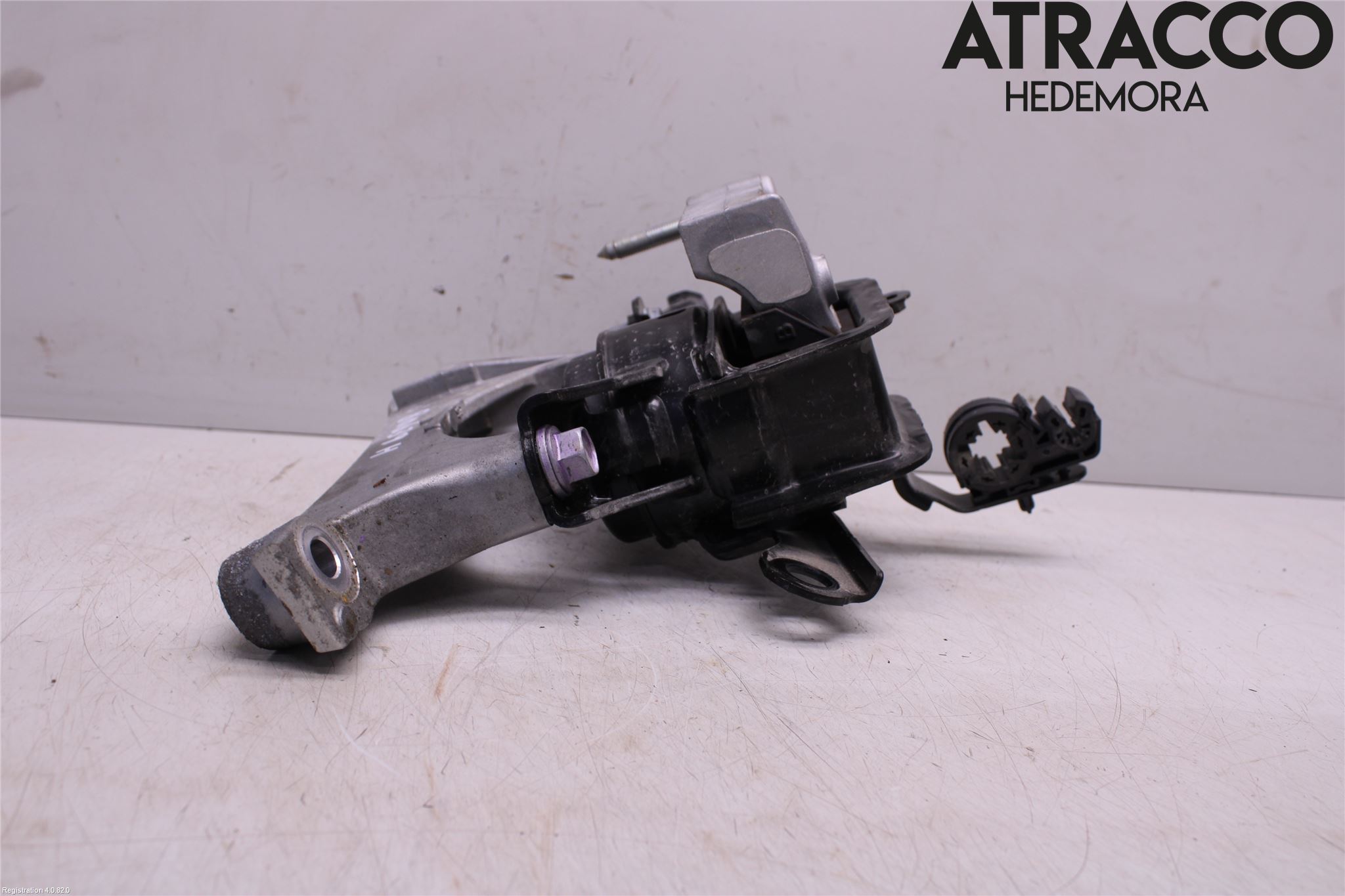 Toyota RAV4 19- Motorfäste