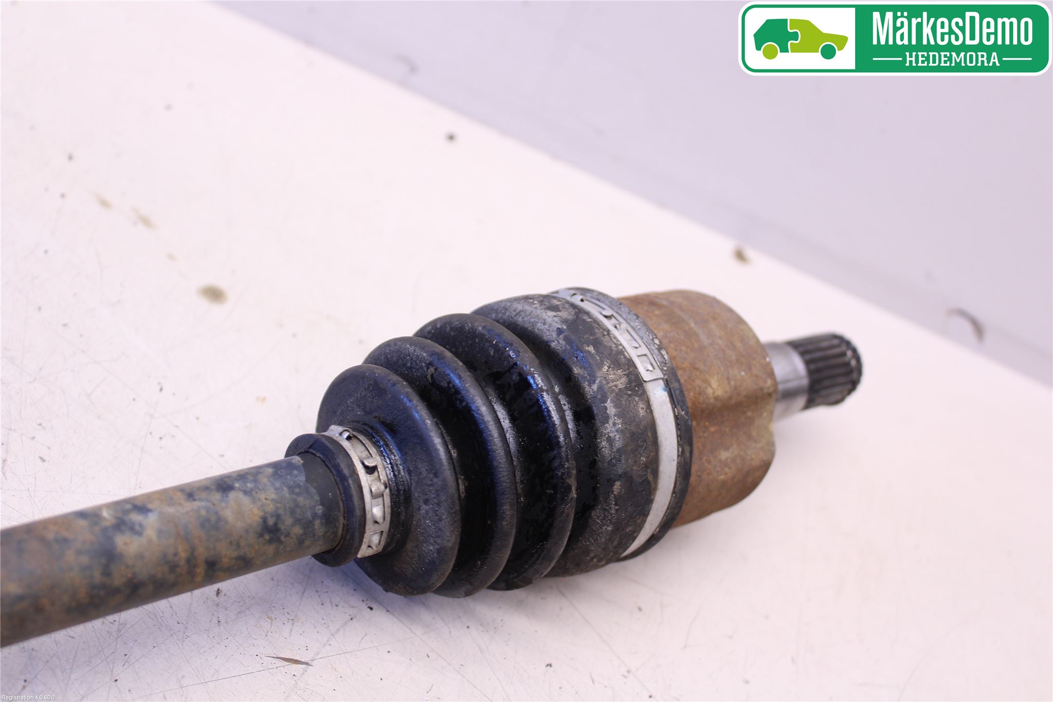 Suzuki SWIFT 05-10 Drivaxel Fram Vänster