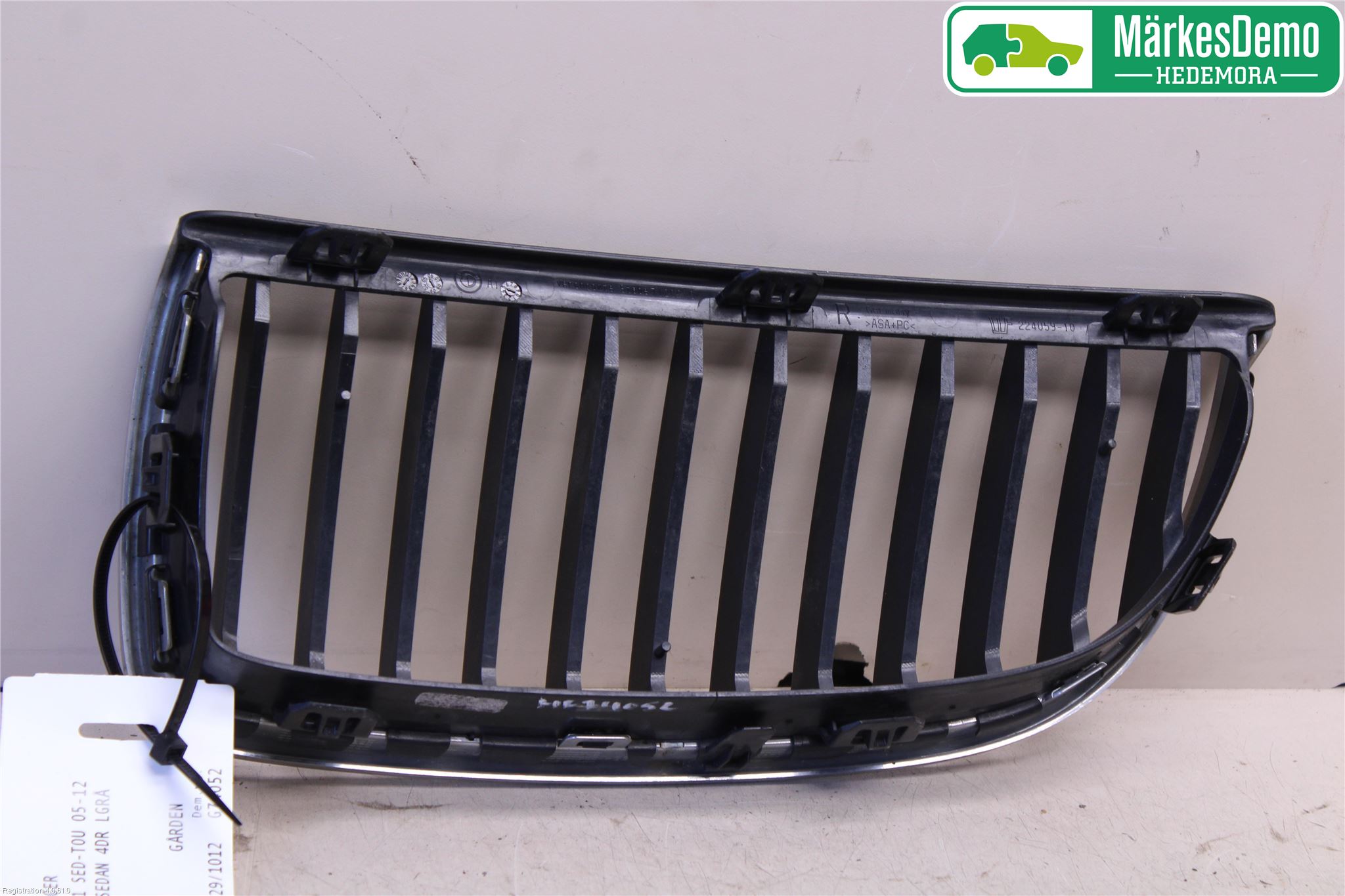 BMW 3 E90/91 SED/TOU 05-12 Grilldel Höger