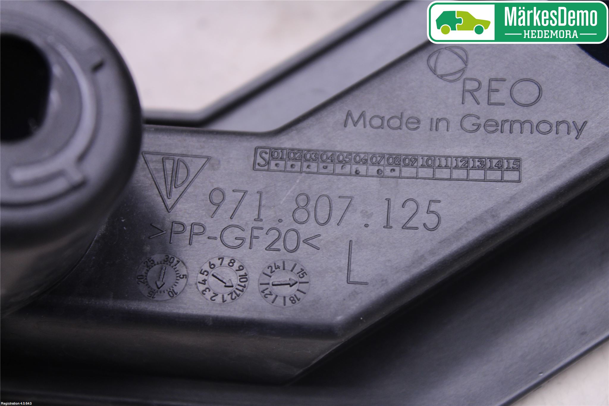 Porsche PANAMERA 09- Stötfångarfäste Bak Vä