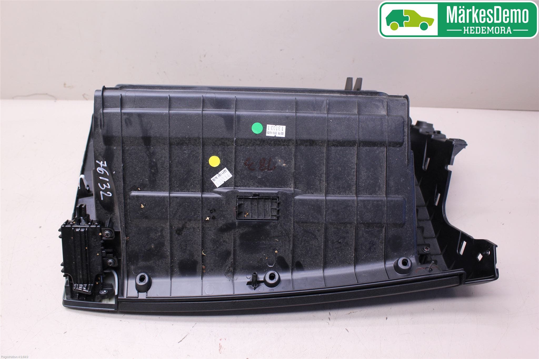 Kia CARENS III 13-19 Handskfack