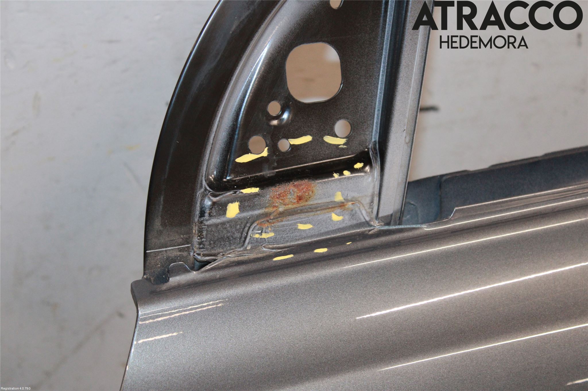 Toyota AVENSIS 03-06 Dörr Fram Vänster