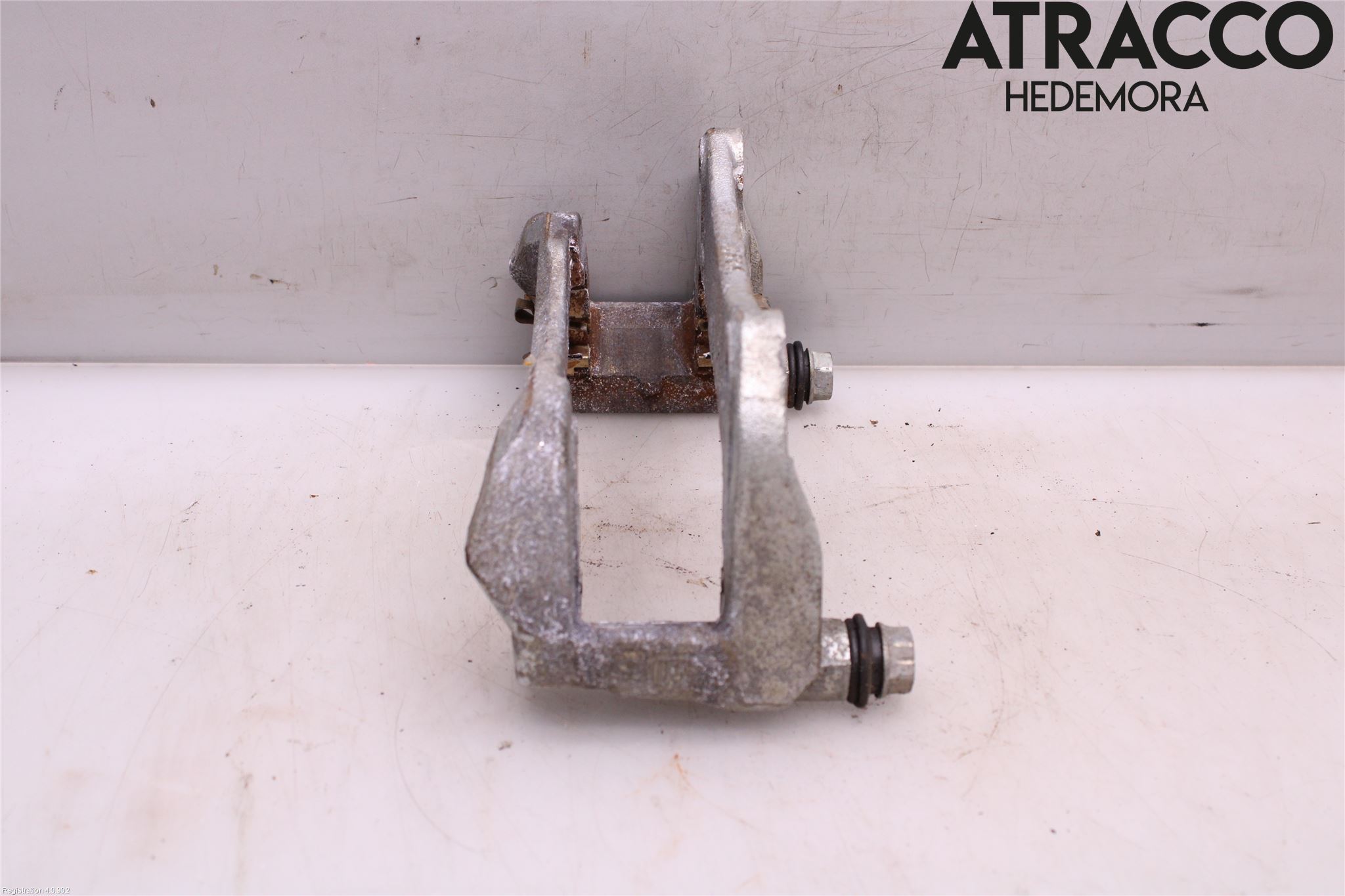 Toyota RAV4 19- Bromsokshållare