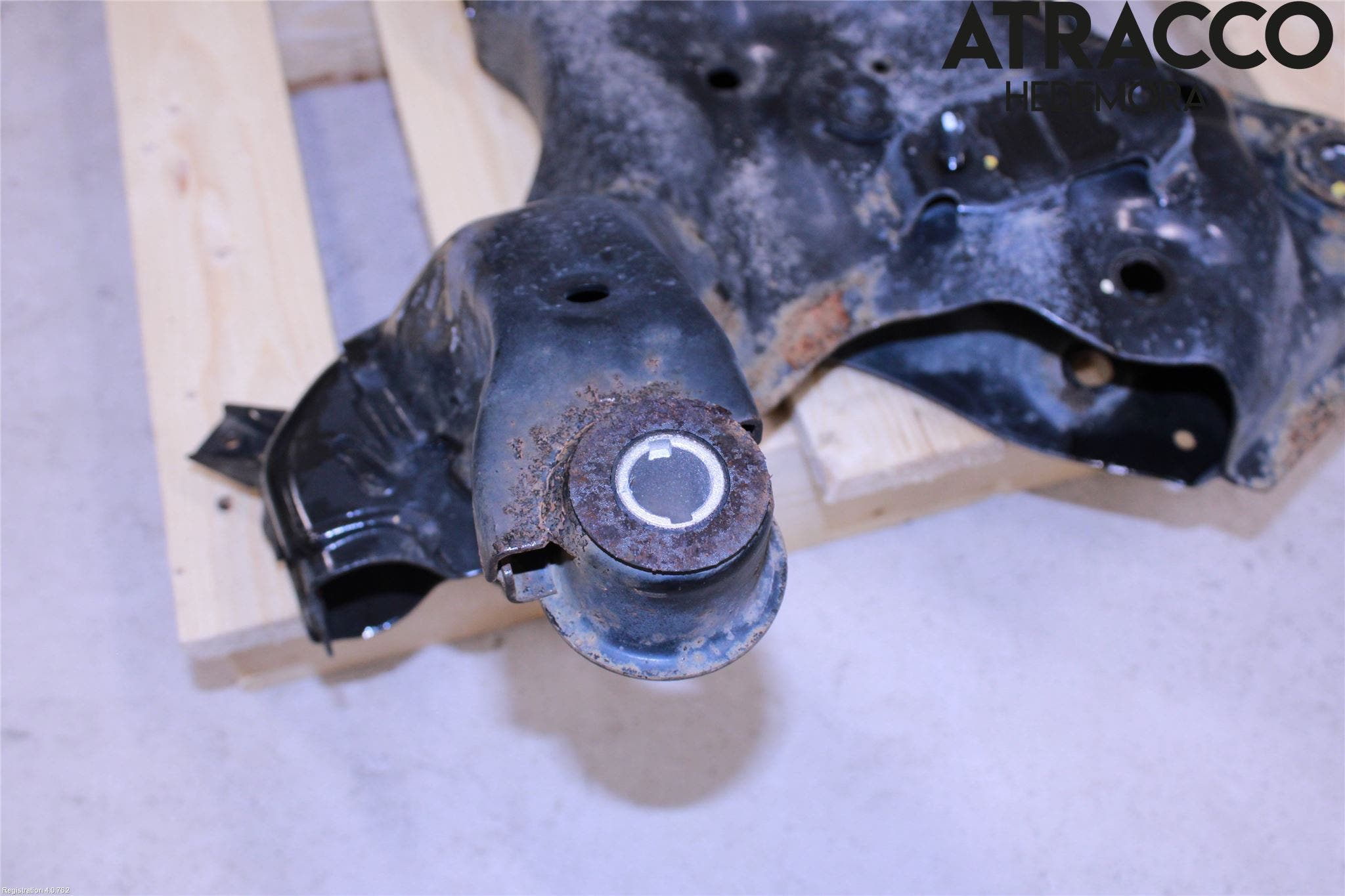 Kia CARENS III 13-19 Framvagnsbalk