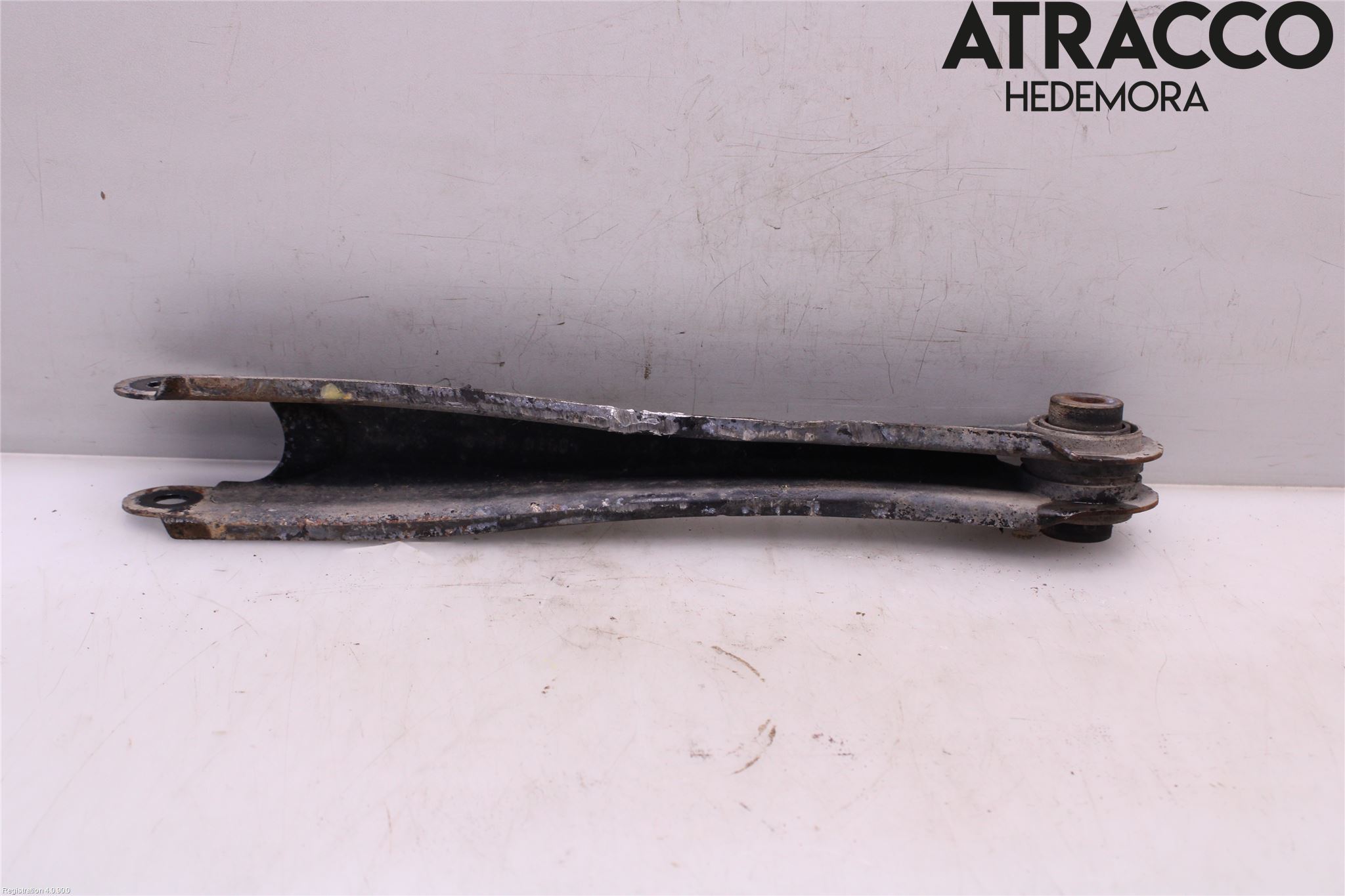 Volvo V90 17->> Bärarm Bak Höger