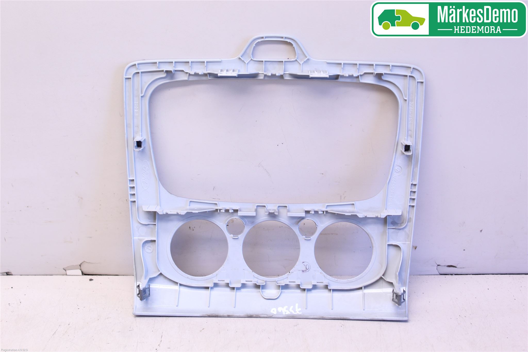 Ford FOCUS     04-07 Instrument-Radio Sarg