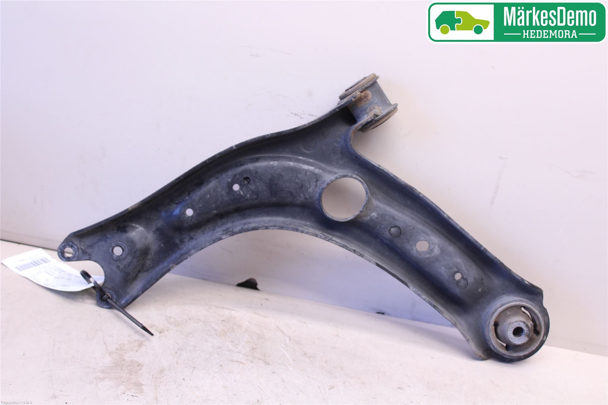 Volkswagen VW PASSAT 15-19 Bärarm Fram Undre Hö