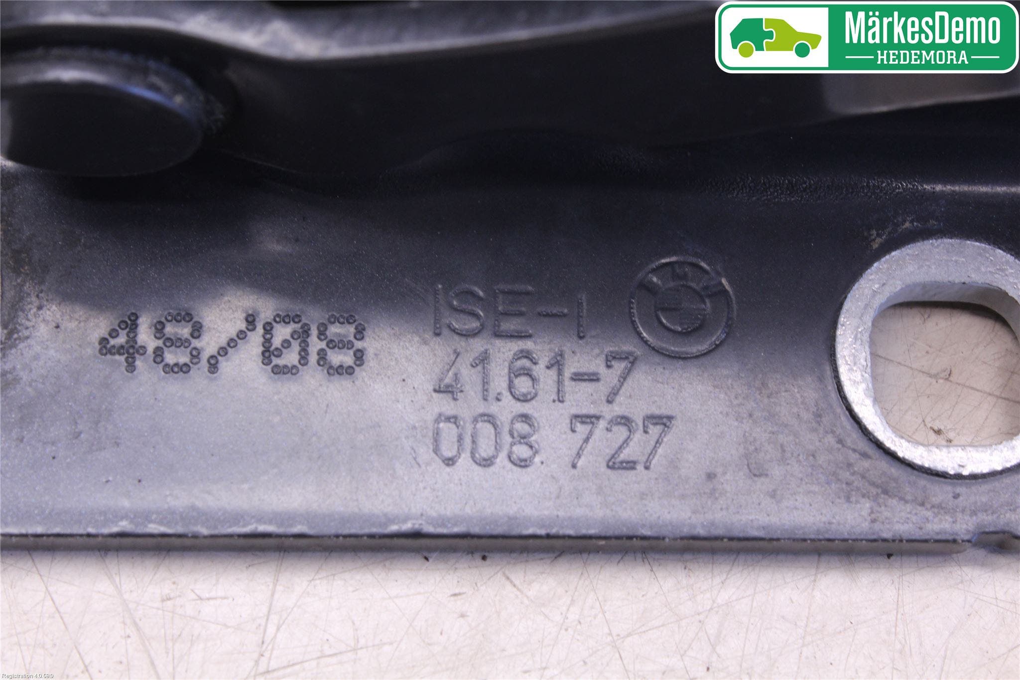 BMW 5 E60/61 Sed/Tou 02-10 Huvgångjärn