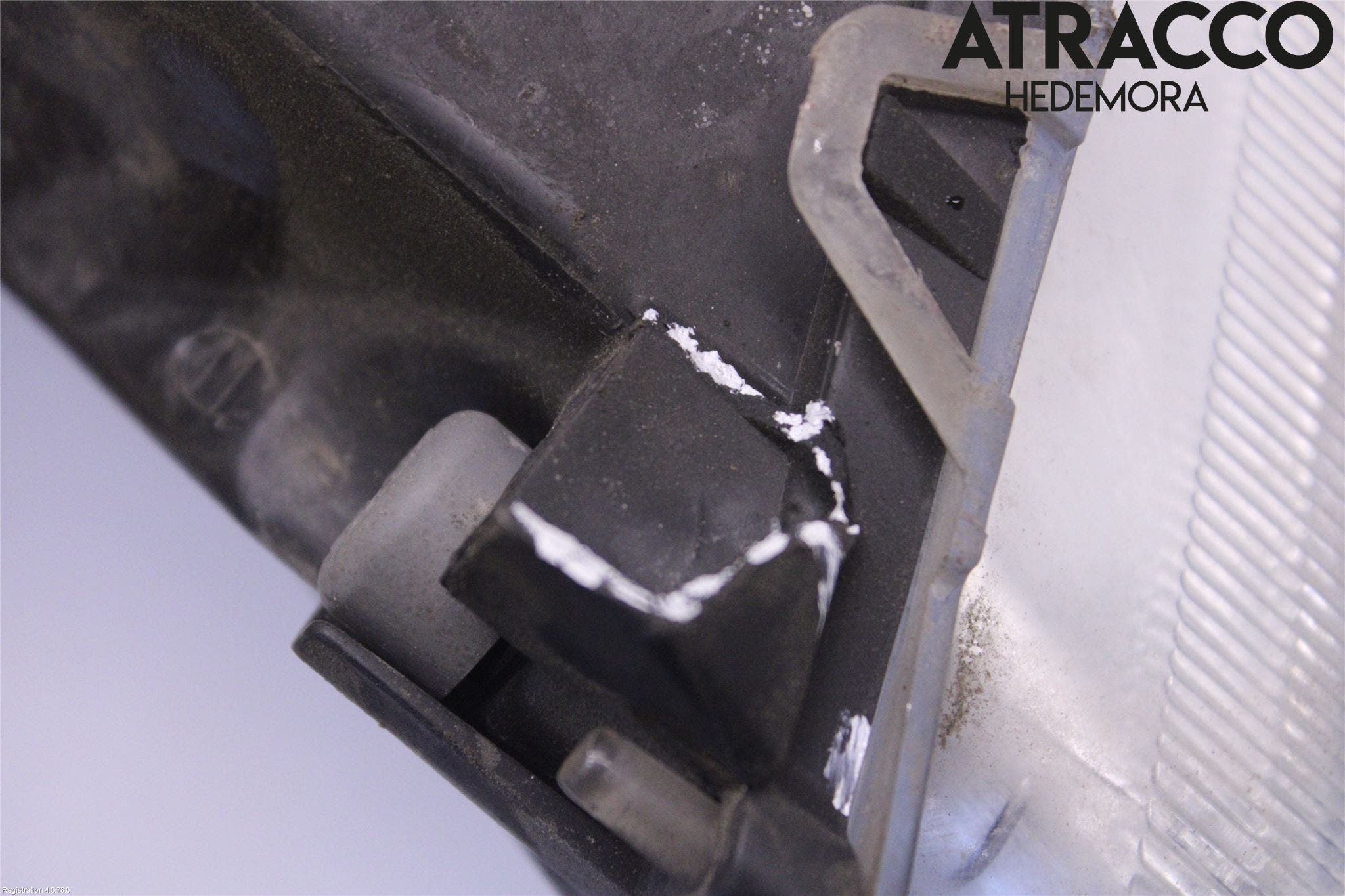 Ford FOCUS 04-07 Strålkastare Höger