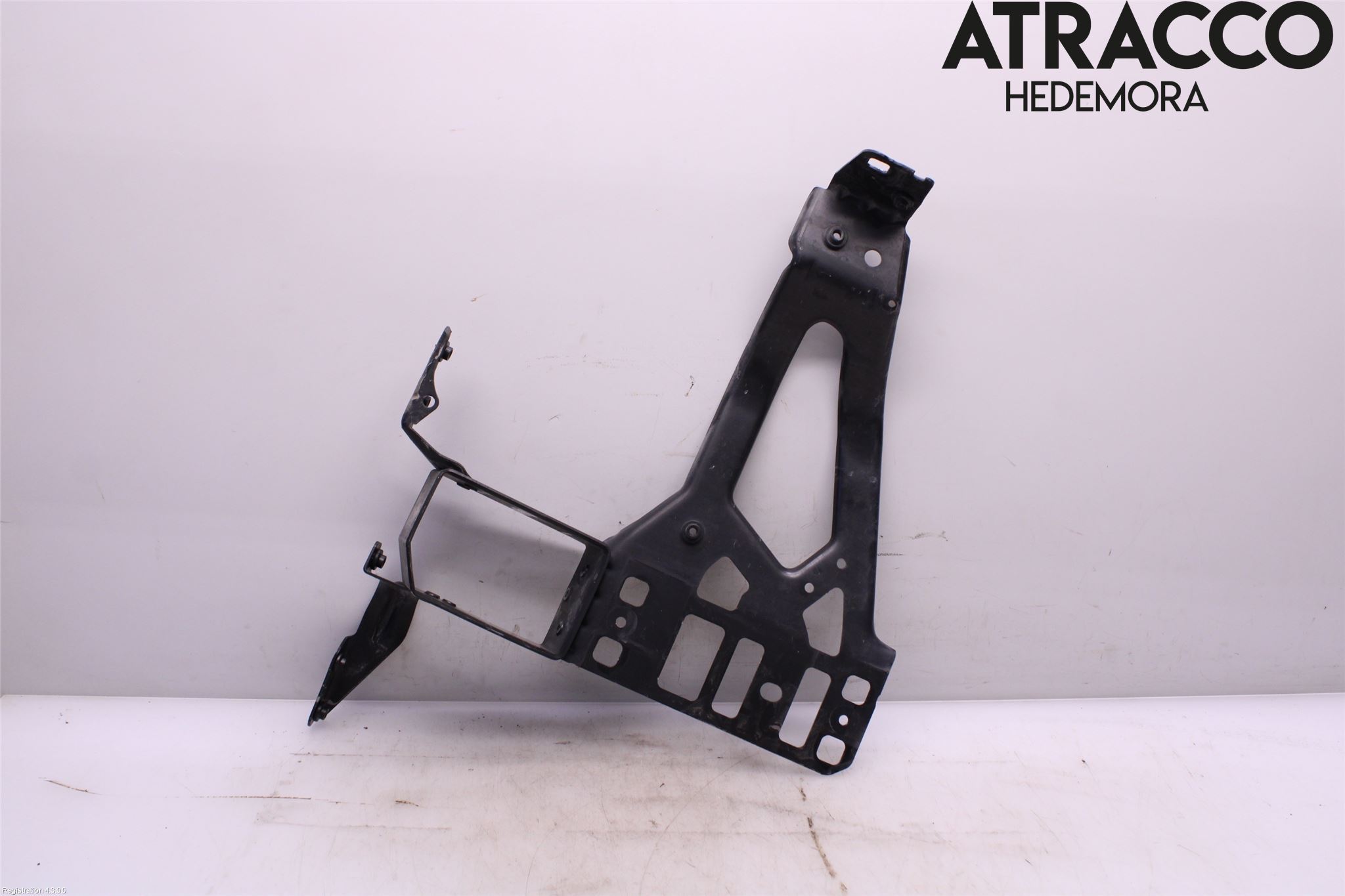 BMW 5 E60/61 Sed/Tou 02-10 Frontplåt