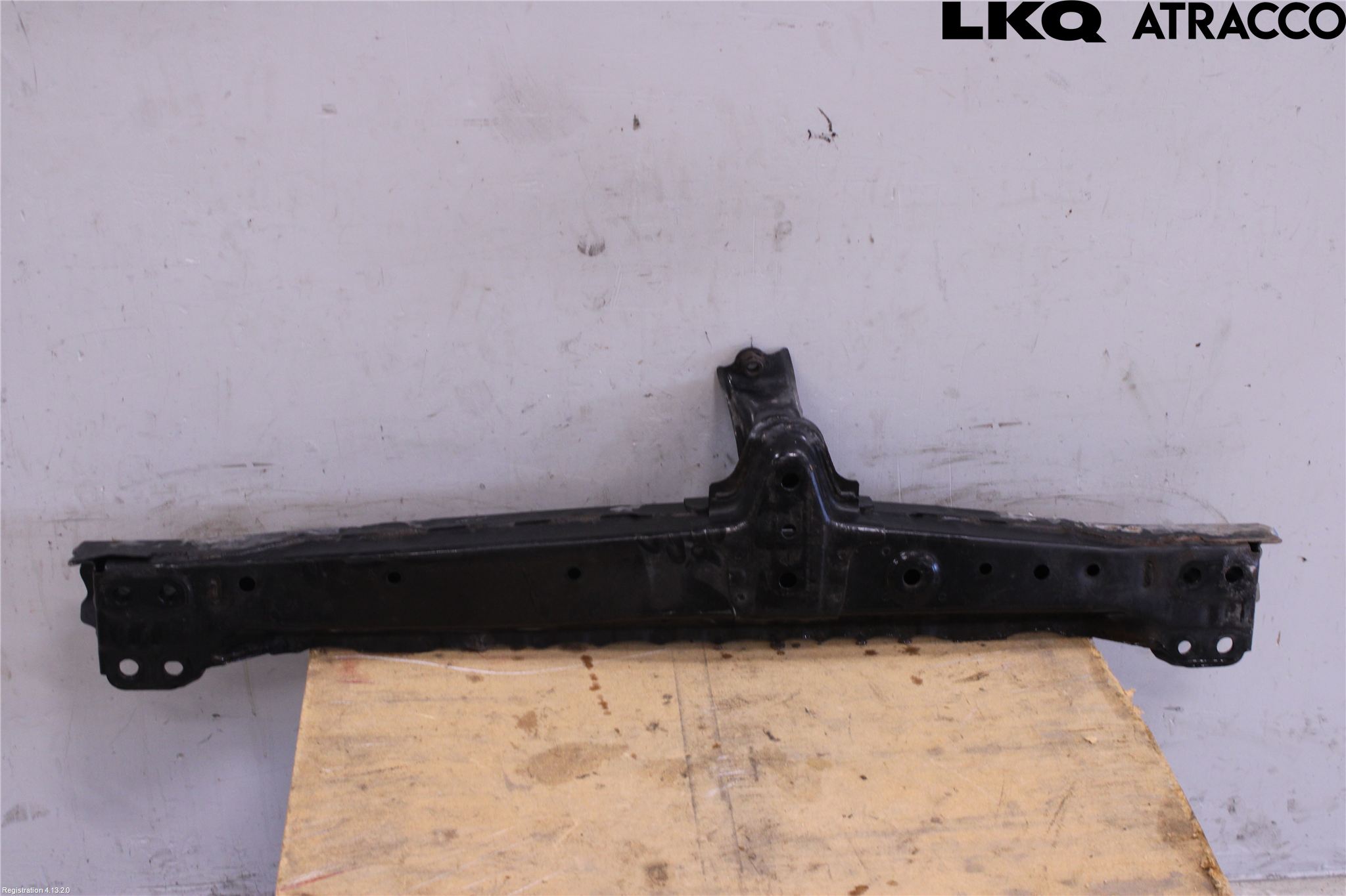 Toyota RAV4 13-18 Frontplåt Undre