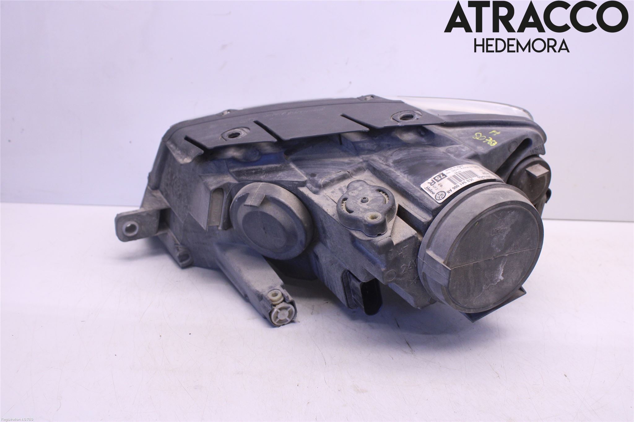 Volkswagen VW PASSAT 05-11 Strålkastare Höger