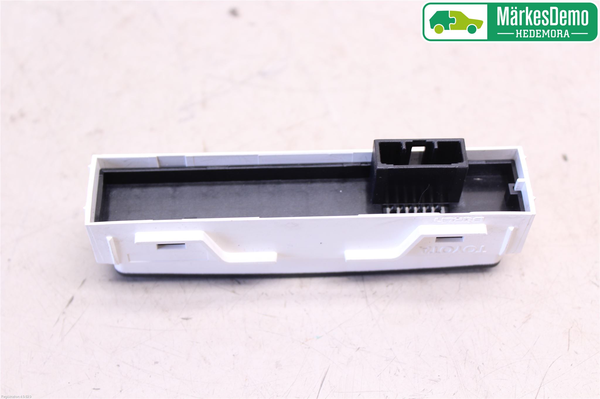 Toyota AVENSIS 09-15 Kontrolldisplay