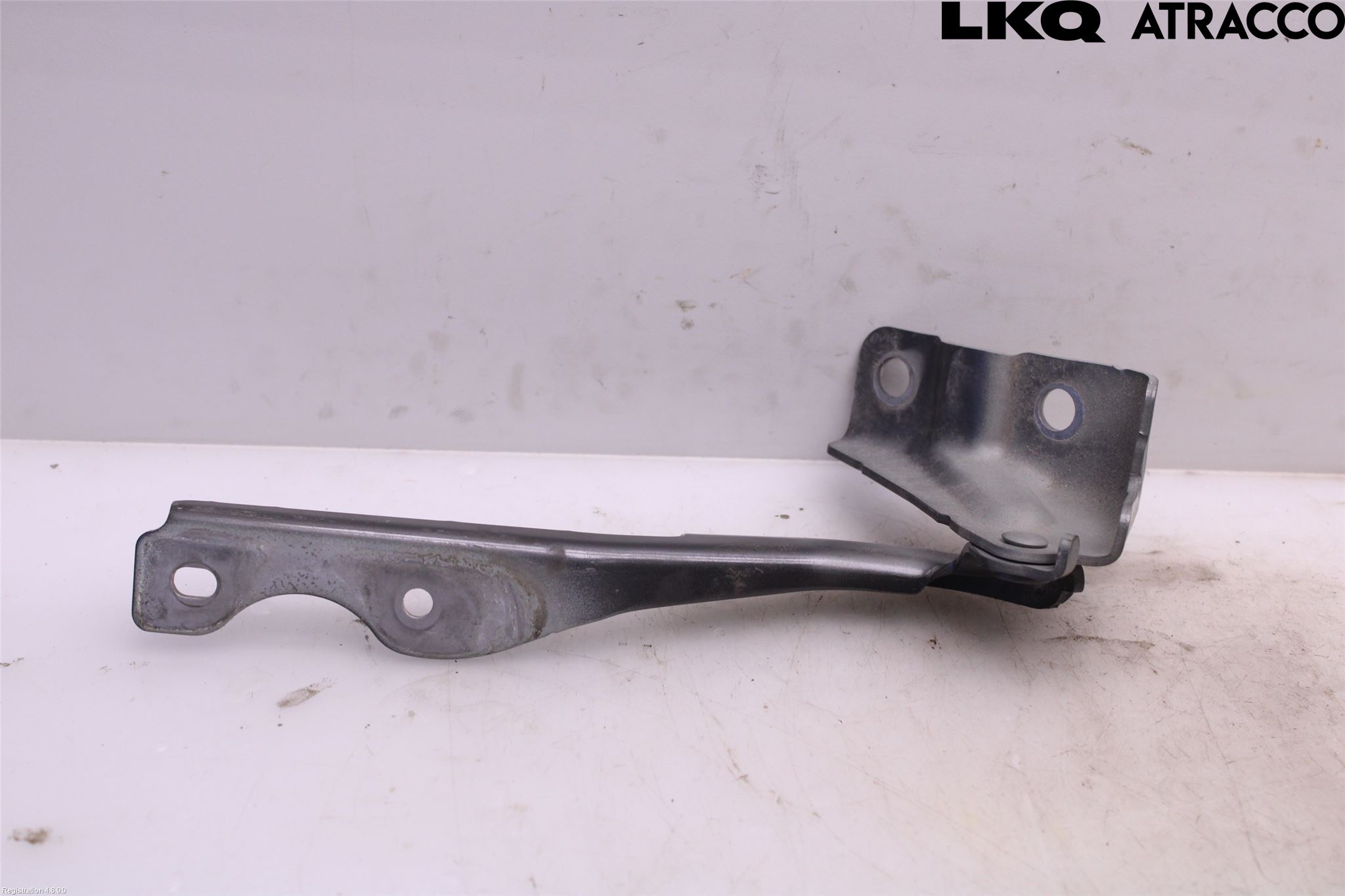 Mazda CX-30 20- Huvgångjärn