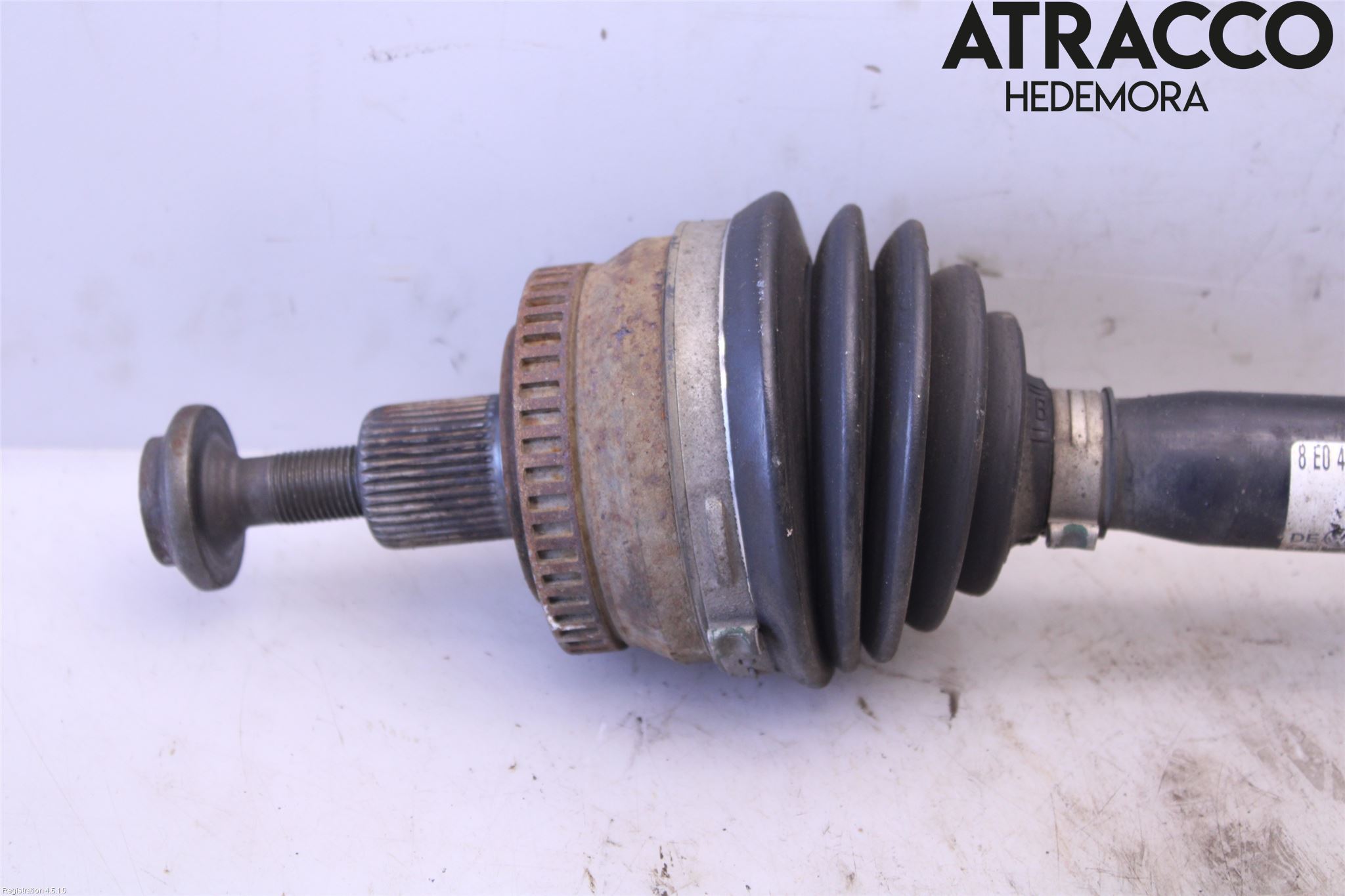 Audi A4/S4 01-05 Drivaxel Fram Höger