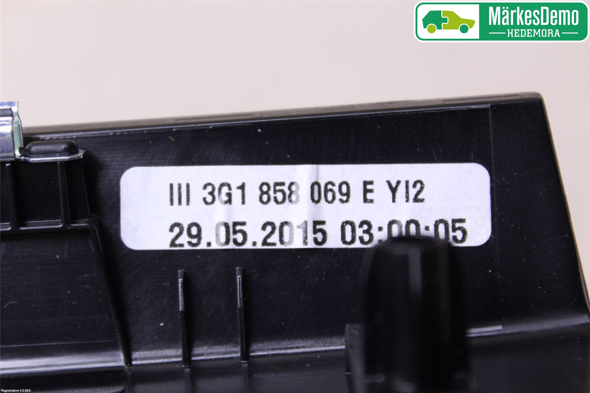 Volkswagen VW PASSAT 15-19 Instrument-Radio Sarg