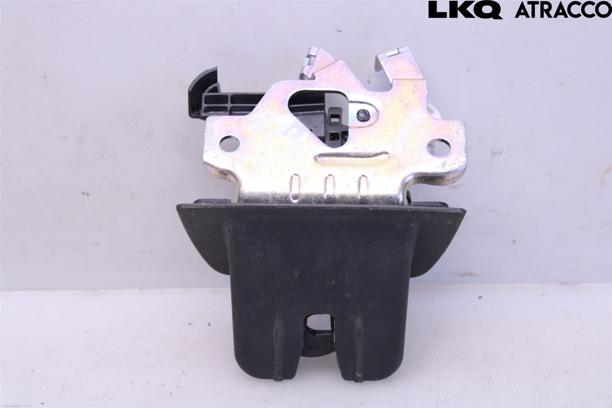 Audi A4/S4 B9 16-19 Låskista Baklucka