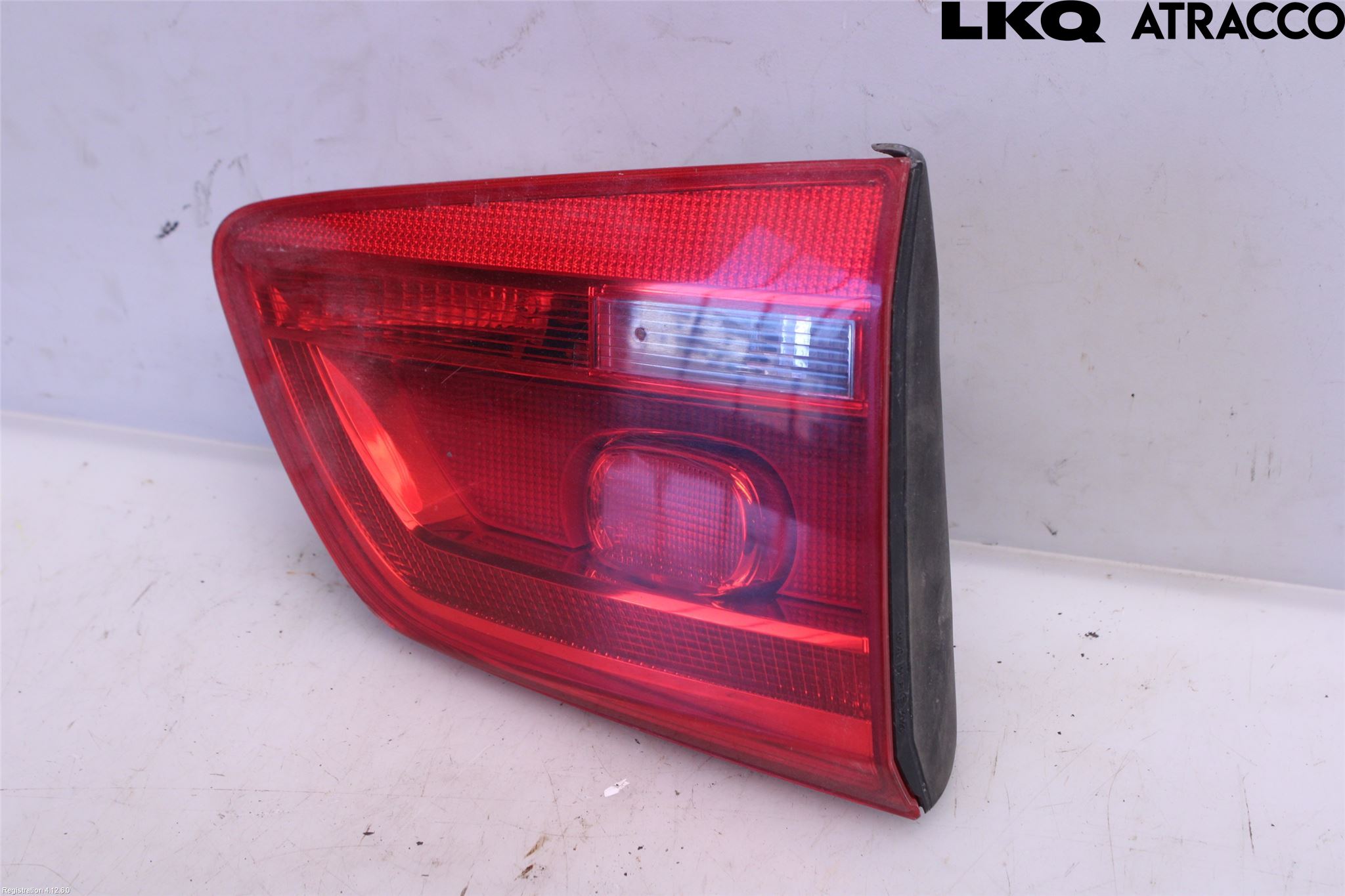 Volkswagen VW TOURAN 16- Bakljus Lucka Vä