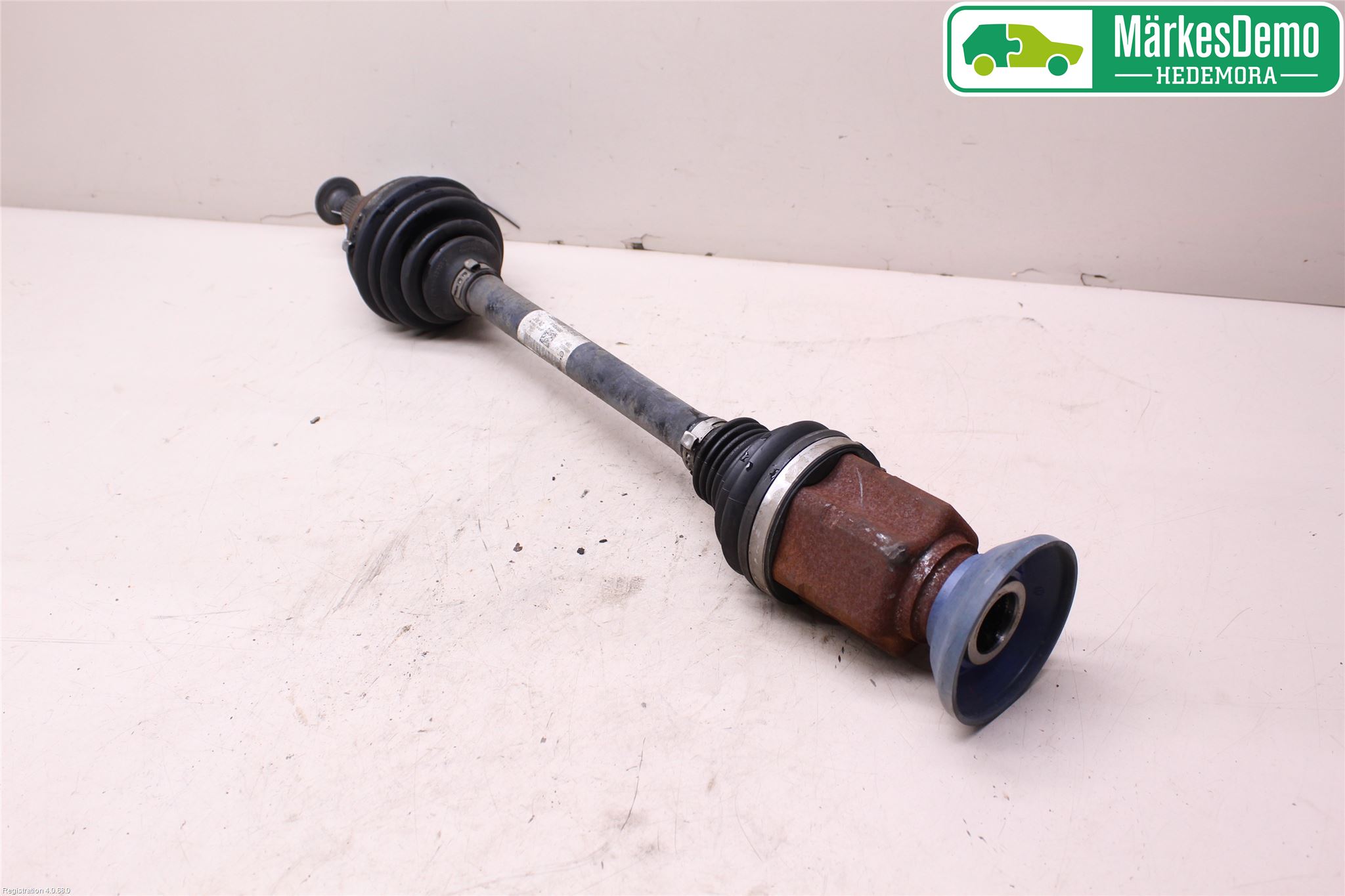 Volkswagen VW TIGUAN 16-24 Drivaxel Fram Höger